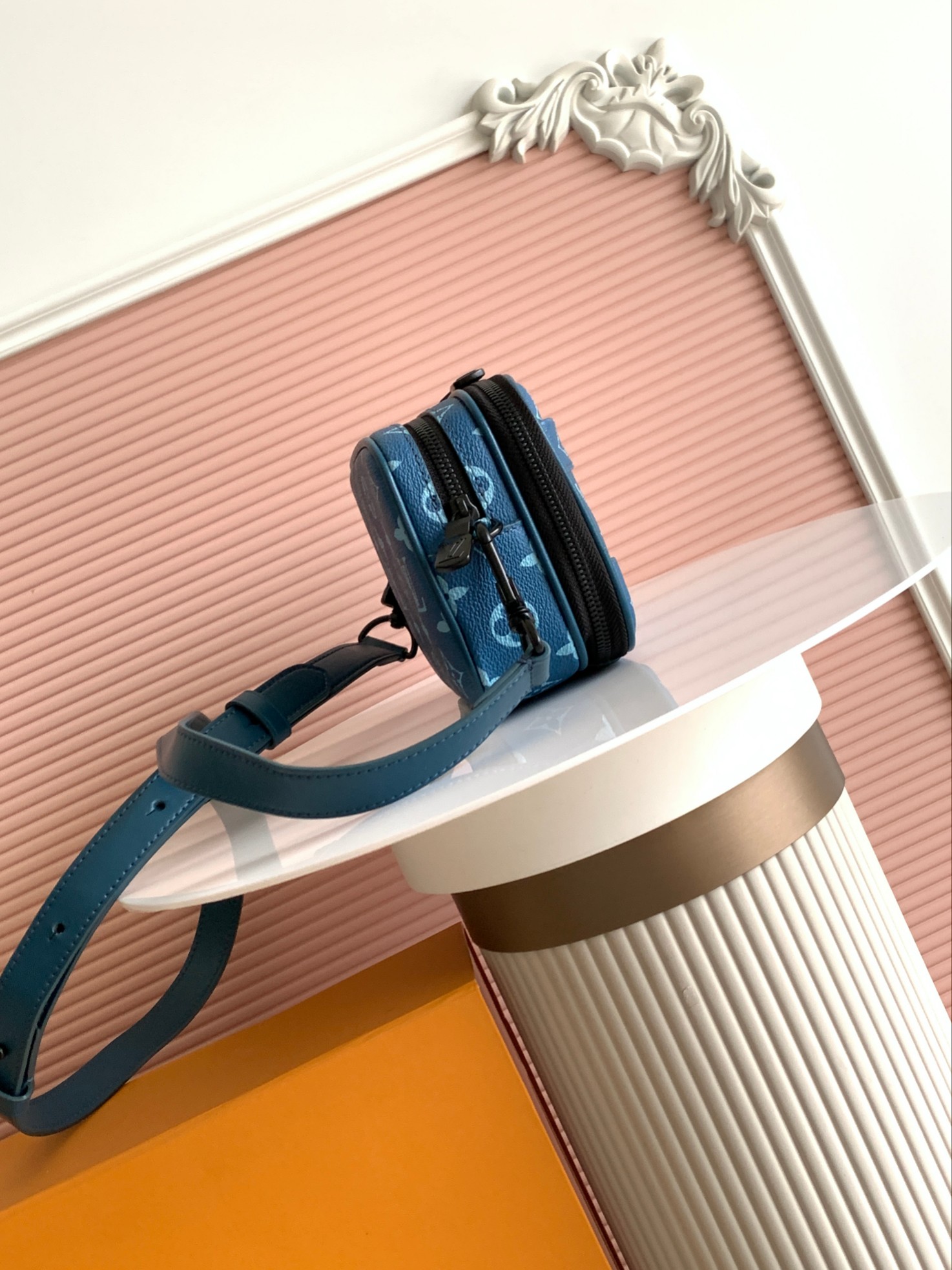 顶级原单 变码芯片 M82801蓝花 (皮肩带。)Nano Alpha 手袋为 Monogram Sha