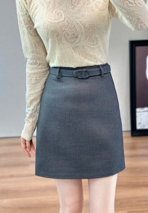 Valentino-Inspired Wool Blend Mini Skirt: Chic A-Line Skirt for Women 1 Valentino-Inspired Wool Blend Mini Skirt: Chic A-Line Skirt for Women