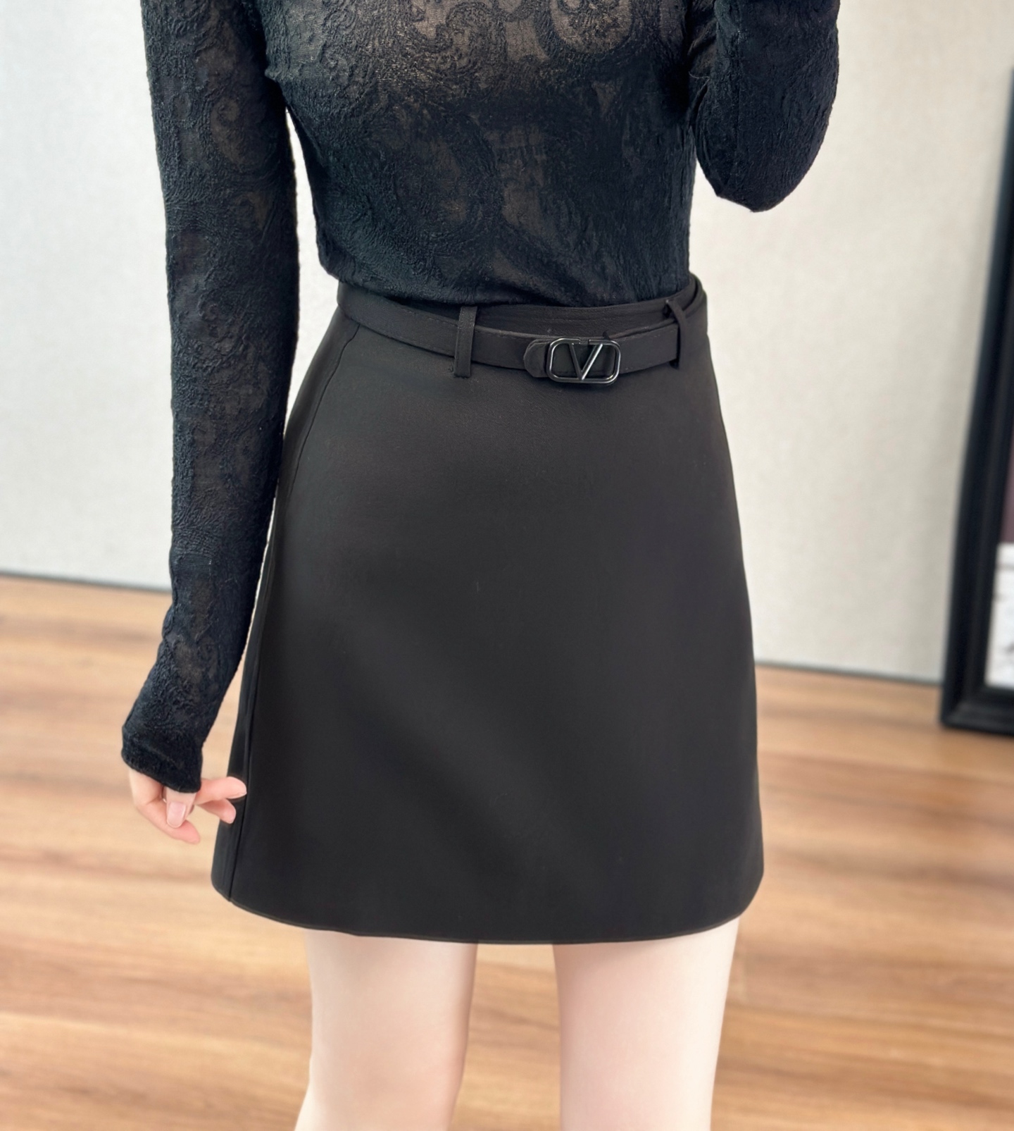 Valentino Inspired Wool Blend Mini Skirt with Belt - Chic & Versatile 4 i1756608108490 4995 0 3