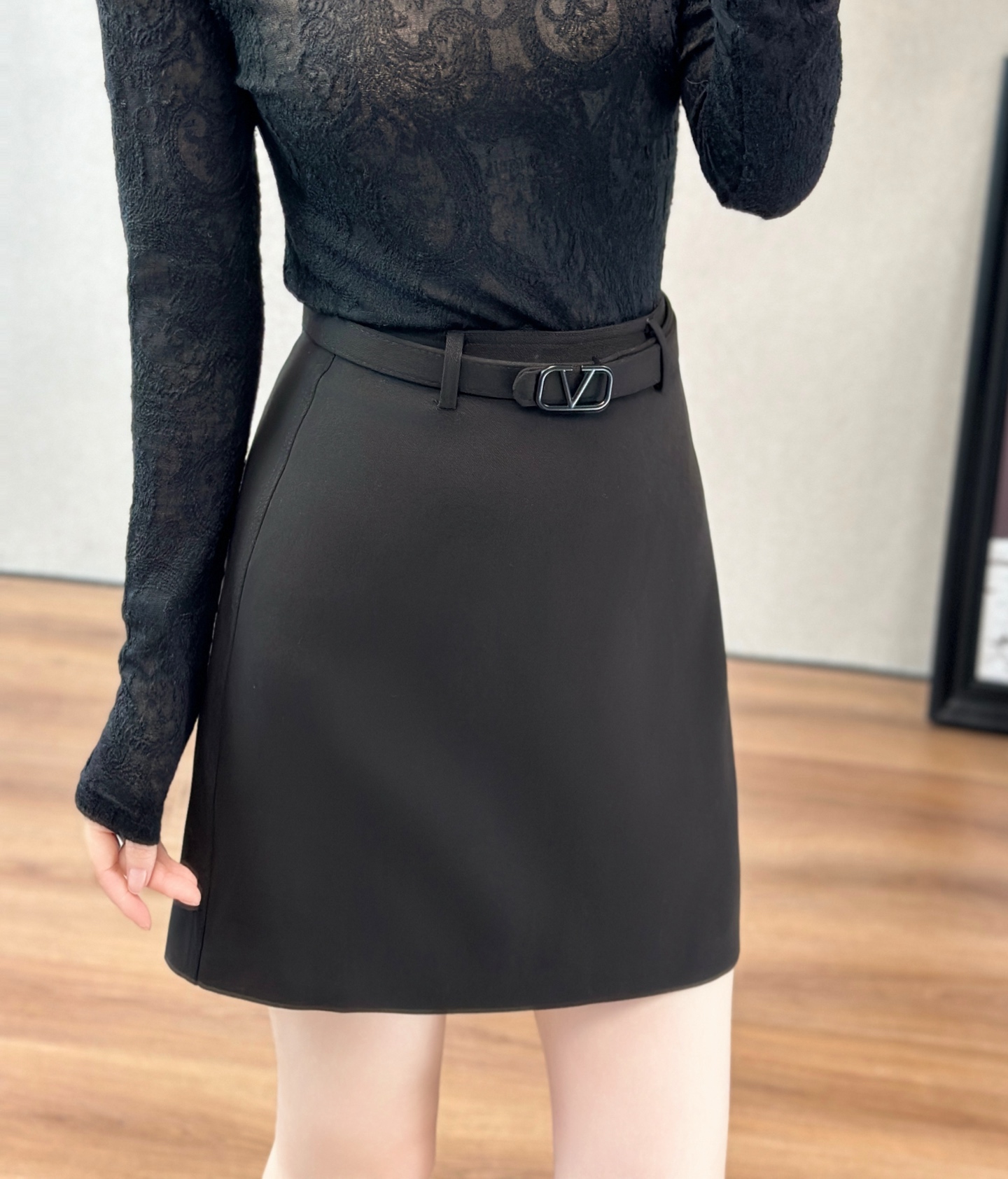 Valentino Inspired Wool Blend Mini Skirt with Belt - Chic & Versatile 2 i1756608108502 7644 0 1