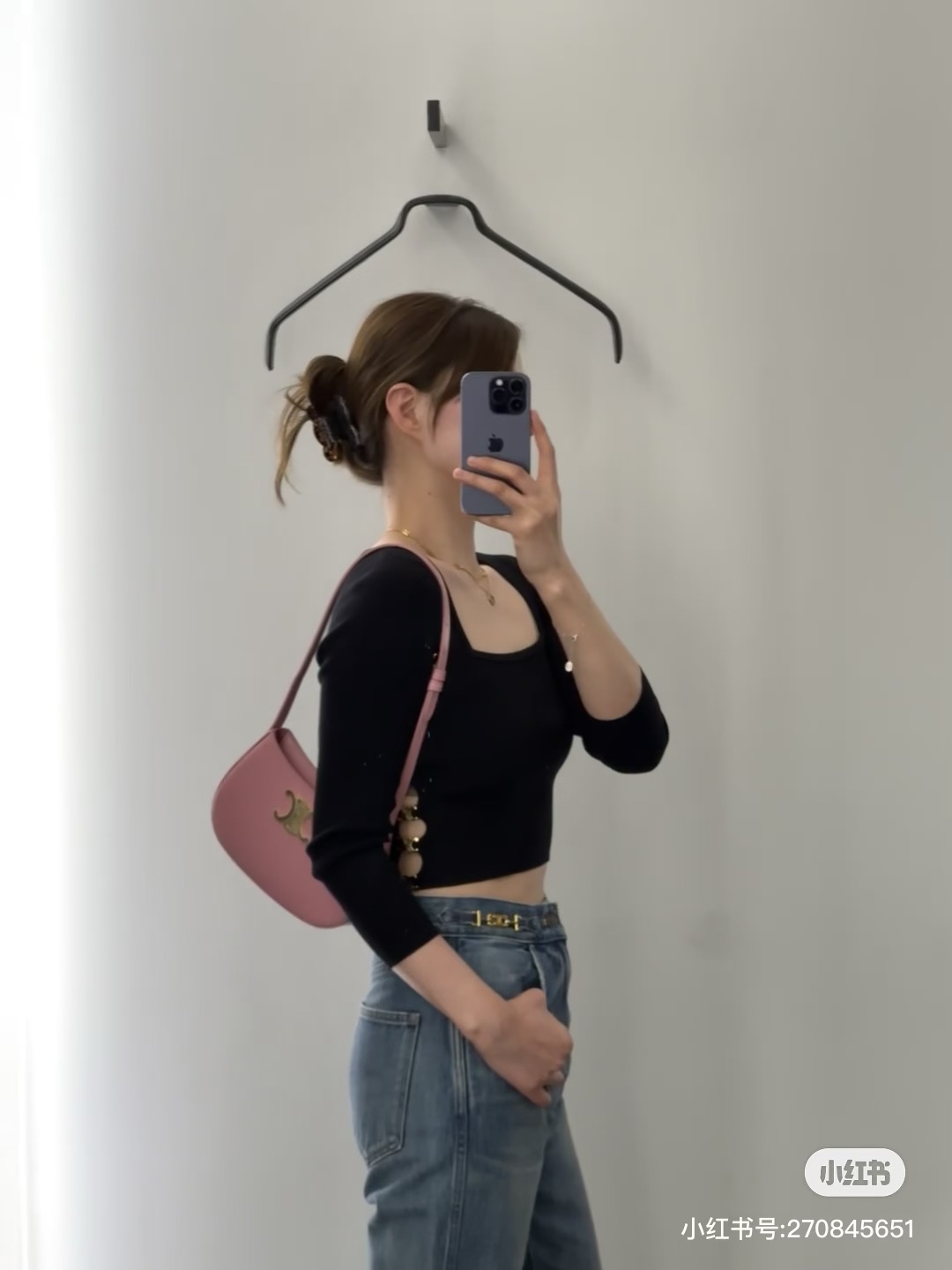 NO:199071,Capacity OK. The bag is hard and firm. The most important thing is that the upper body is really nice 115703~, Celine, celine, celine19860909容量OK. 包型硬挺. 最重要上身真的很nice 115703～,赛琳celine,celine,celine,Bag