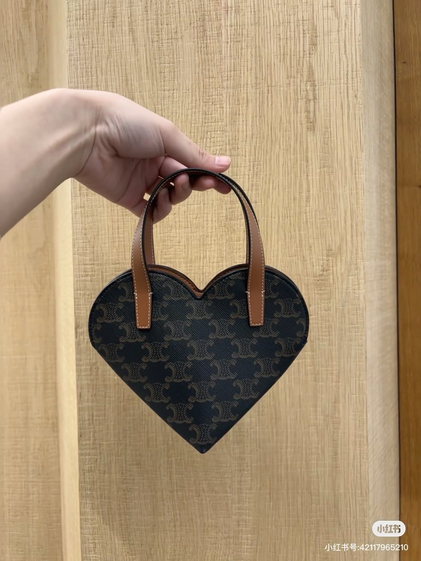 NO:340359,Even the bag is the shape of love you 100512, Celine19860909连包包都是爱你的形状 100512,赛琳,celine,Bag