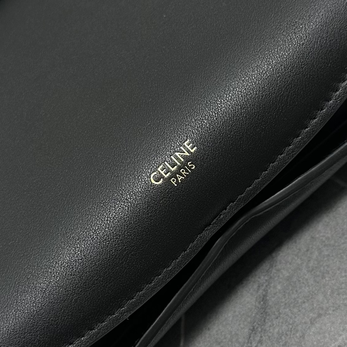 Big product details💯💯CE Hot dog bag!
CE’s dazzling work | Hot dog buns are here!
The Hot Dog Bag on the Ce 2026 spring and summer show has finally officially landed photo 6