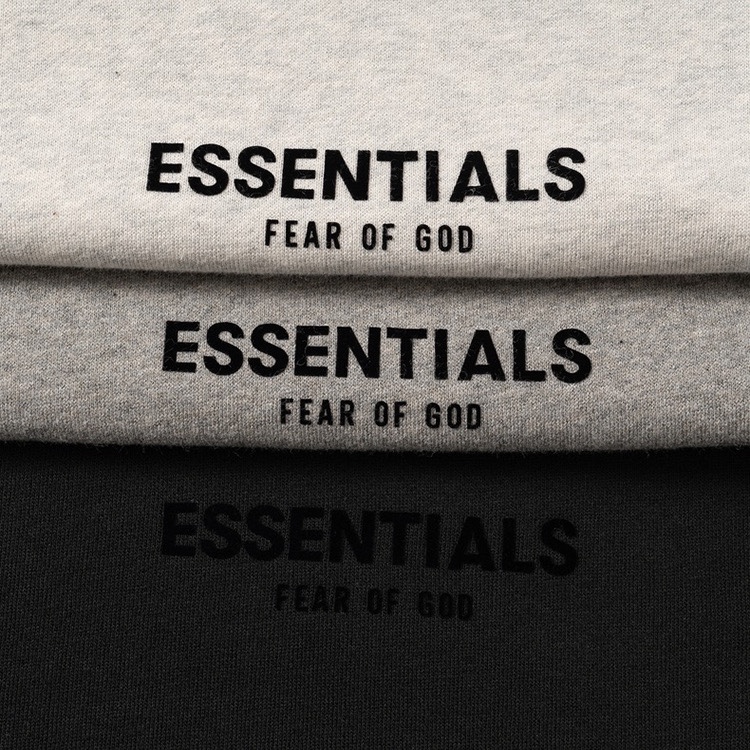 107💰【款号278/黑色】顶级版本FEAR OF GOD ESSENTIALS FOG胸口后背植绒男女情侣明星同款秋冬纯棉圆领卫衣
第八季最新款植绒LOGO帽衫一出,可谓是爆款中的爆款,各大明星抢先上身!植绒技术的称托和FOG简约的高街时尚风格首尾呼应,相互称托满满的高级感!同时又时髦百搭 !
ESSENTIALS FEAR OF GOD字母元素的印花 采用进口savdni闪电3000W高频静电植绒机制作 ,原版一致工艺,非绒片。【胸口LOGO FEAR的A字母采用覆盖式,A字母没有镂空,这个是防伪鉴定点】
面料采用的400克纯棉抓绒面料,面料柔软,舒适,垂感十足。
颜色:深麻灰 黑色 浅麻灰
尺码:S-XL
