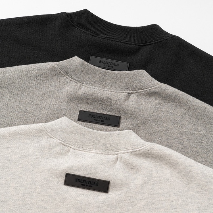 107💰【款号278/黑色】顶级版本FEAR OF GOD ESSENTIALS FOG胸口后背植绒男女情侣明星同款秋冬纯棉圆领卫衣
第八季最新款植绒LOGO帽衫一出,可谓是爆款中的爆款,各大明星抢先上身!植绒技术的称托和FOG简约的高街时尚风格首尾呼应,相互称托满满的高级感!同时又时髦百搭 !
ESSENTIALS FEAR OF GOD字母元素的印花 采用进口savdni闪电3000W高频静电植绒机制作 ,原版一致工艺,非绒片。【胸口LOGO FEAR的A字母采用覆盖式,A字母没有镂空,这个是防伪鉴定点】
面料采用的400克纯棉抓绒面料,面料柔软,舒适,垂感十足。
颜色:深麻灰 黑色 浅麻灰
尺码:S-XL