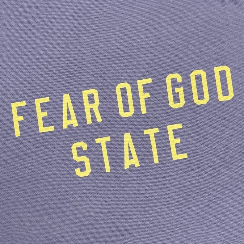91💰Fear of God Essentials FALL24 HOLIDAY系列 Fleece Hoodie男女同款 品牌字母印花短袖男女同款
高品面料采用高端260克面料!超级重磅面料丝滑柔顺!不变形,不起球!
三道质检制规整 做工精致 ,上身舒适透气有质感。
后背定制3D硅胶铭牌。
区别于中规中矩的卫衣,他的设计让它可以行走在更多的场合,无论是运动还是商务,休闲还是正式,都可以完美的融合在当下的穿搭。纯棉的面料吸汗又柔软,非常适合春秋季节的穿着~百搭又好看的一件潮人单品,入手不亏!
颜色: 琥珀金 曜石黑
尺码:XS-XL