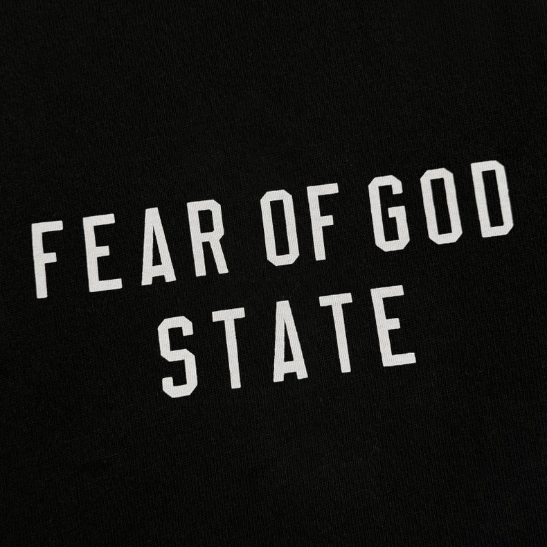 91💰Fear of God Essentials FALL24 HOLIDAY系列 Fleece Hoodie男女同款 品牌字母印花短袖男女同款
高品面料采用高端260克面料!超级重磅面料丝滑柔顺!不变形,不起球!
三道质检制规整 做工精致 ,上身舒适透气有质感。
后背定制3D硅胶铭牌。
区别于中规中矩的卫衣,他的设计让它可以行走在更多的场合,无论是运动还是商务,休闲还是正式,都可以完美的融合在当下的穿搭。纯棉的面料吸汗又柔软,非常适合春秋季节的穿着~百搭又好看的一件潮人单品,入手不亏!
颜色: 琥珀金 曜石黑
尺码:XS-XL