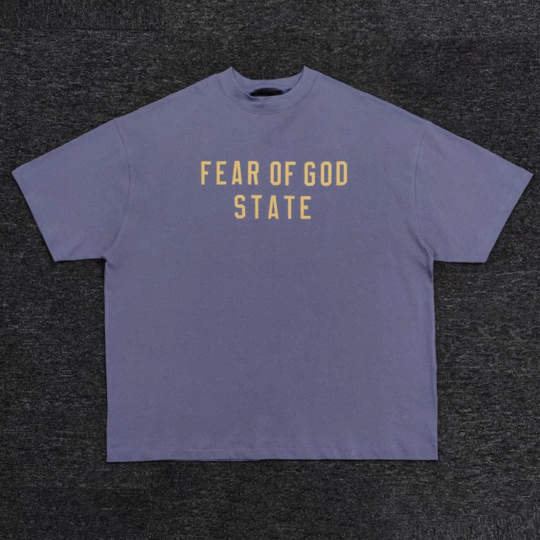 91💰Fear of God Essentials FALL24 HOLIDAY系列 Fleece Hoodie男女同款 品牌字母印花短袖男女同款
高品面料采用高端260克面料!超级重磅面料丝滑柔顺!不变形,不起球!
三道质检制规整 做工精致 ,上身舒适透气有质感。
后背定制3D硅胶铭牌。
区别于中规中矩的卫衣,他的设计让它可以行走在更多的场合,无论是运动还是商务,休闲还是正式,都可以完美的融合在当下的穿搭。纯棉的面料吸汗又柔软,非常适合春秋季节的穿着~百搭又好看的一件潮人单品,入手不亏!
颜色: 琥珀金 曜石黑
尺码:XS-XL