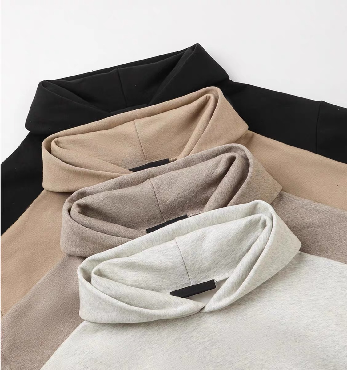 124💰顶级版本Fear of God Essentials FALL24 HOLIDAY系列 Fleece Hoodie 连帽简约硅胶字母舒适加绒字母卫衣 男女同款
高品面料采用高端460克面料!丝滑柔顺!不变形,不起球!
三道质检制规整 做工精致 ,上身舒适透气有质感。
后背定制3D硅胶铭牌。
区别于中规中矩的卫衣,他的设计让它可以行走在更多的场合,无论是运动还是商务,休闲还是正式,都可以完美的融合在当下的穿搭。纯棉的面料吸汗又柔软,非常适合春秋季节的穿着~百搭又好看的一件潮人单品,入手不亏!
颜色:深雾灰 浅雾灰 陨石黑 漠金棕
尺码:S-XL