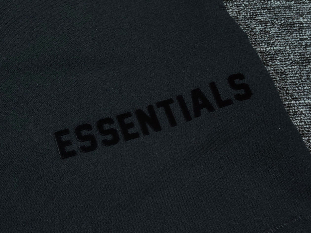Fear of God fear of god fog essentials复线23ss最新款硅胶植绒字母印花短裤