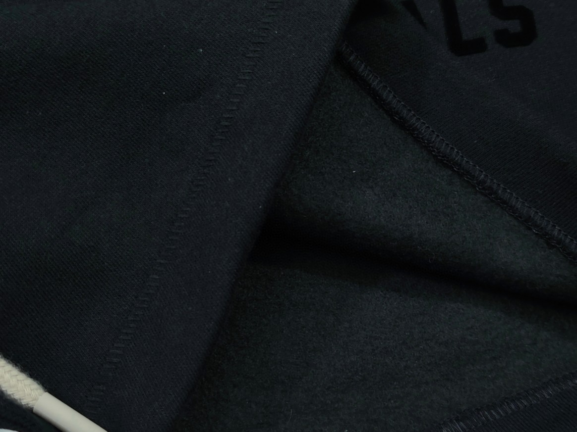 Fear of God fear of god fog essentials复线23ss最新款硅胶植绒字母印花短裤