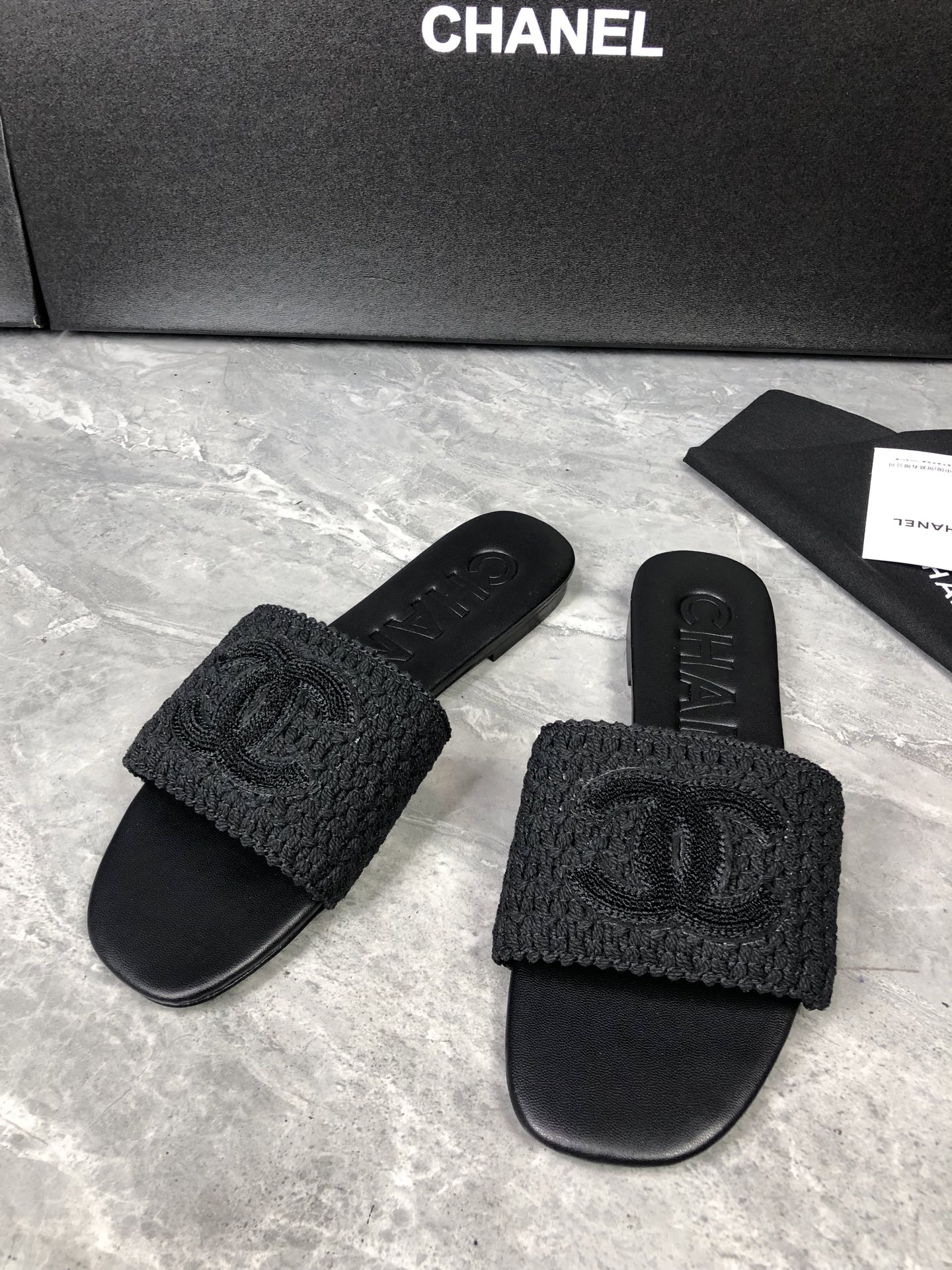 NO:231971,CHANEL early spring hot-spring woven sandals, original material, inner lining original sheepskin, outsole rubber sole, genuine leather sole, size: 35-39 (40, 41, 42 custom-made, non-return, exchange), slippers, chanel, slippers, sheepskin19860909CHANEL早春爆品编织凉拖鞋 材质原版编织 内里原版羊皮 大底橡胶底 真皮底 码数: 35-39（40,41,42定制不退换）,拖鞋,chanel,slippers,sheepskin,Women's Shoes