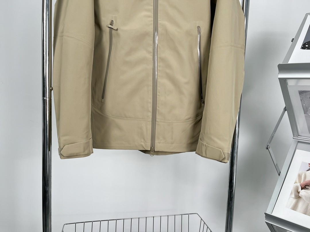 YOUL Kolon Kolong Three-and-a-Fowl Suit: Simple Design in Black, Yellow, Colossal Gray - 图片 6