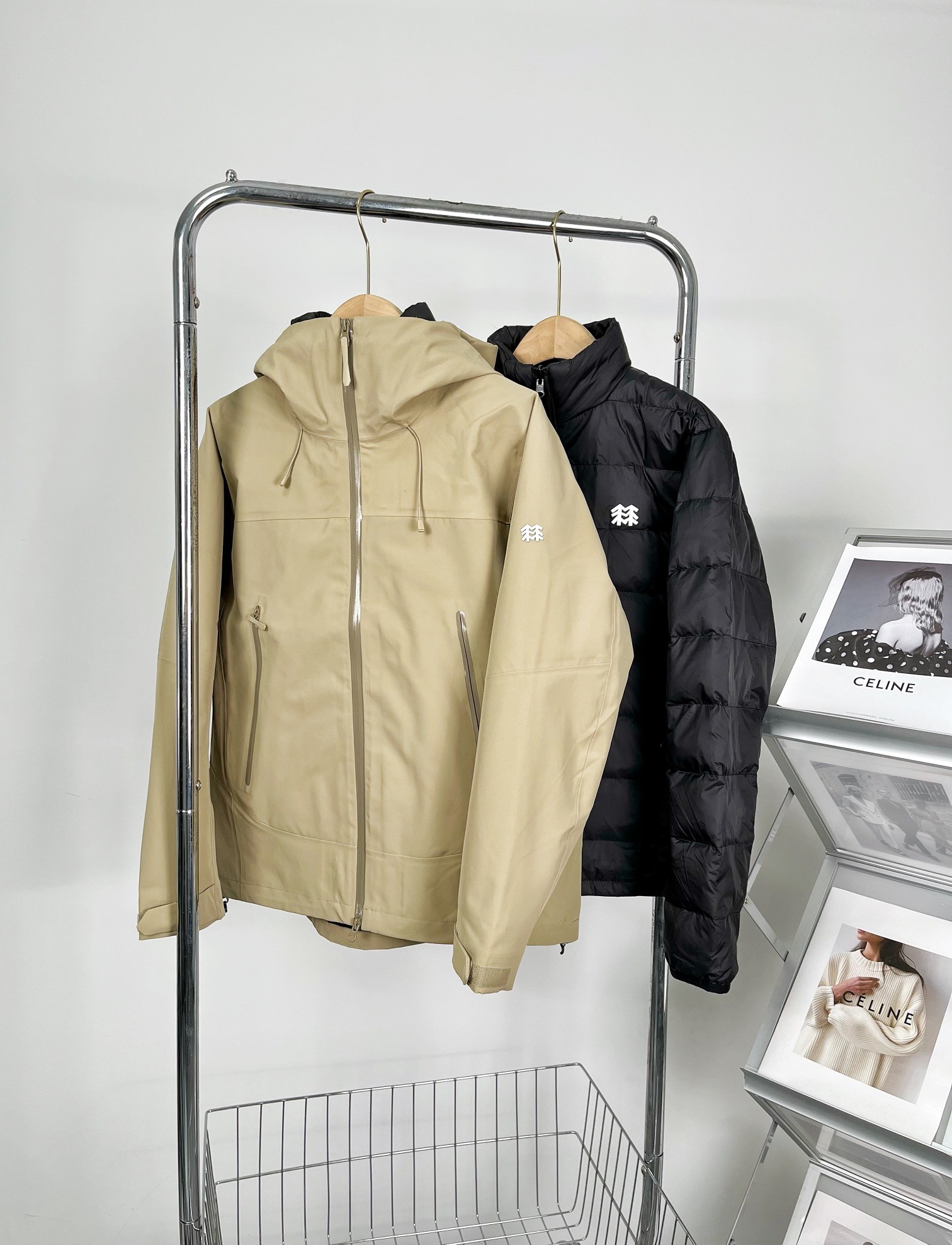 YOUL Kolon Kolong Three-and-a-Fowl Suit: Simple Design in Black, Yellow, Colossal Gray - 图片 2