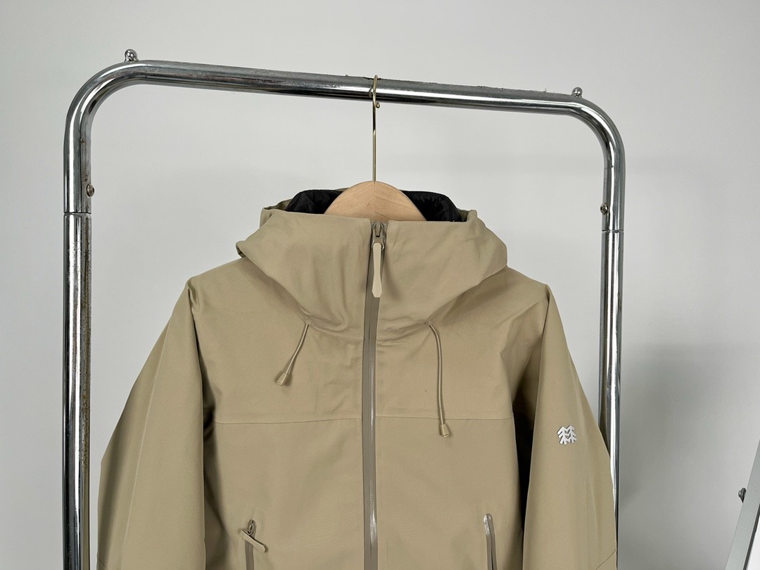 YOUL Kolon Kolong Three-and-a-Fowl Suit: Simple Design in Black, Yellow, Colossal Gray - 图片 7