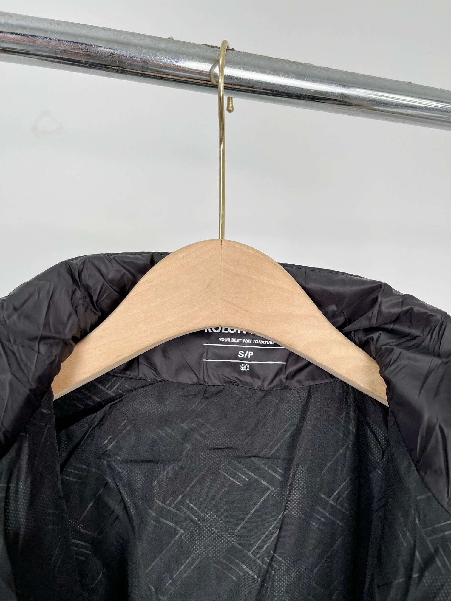 YOUL Kolon Kolong Three-and-a-Fowl Suit: Simple Design in Black, Yellow, Colossal Gray - 图片 9