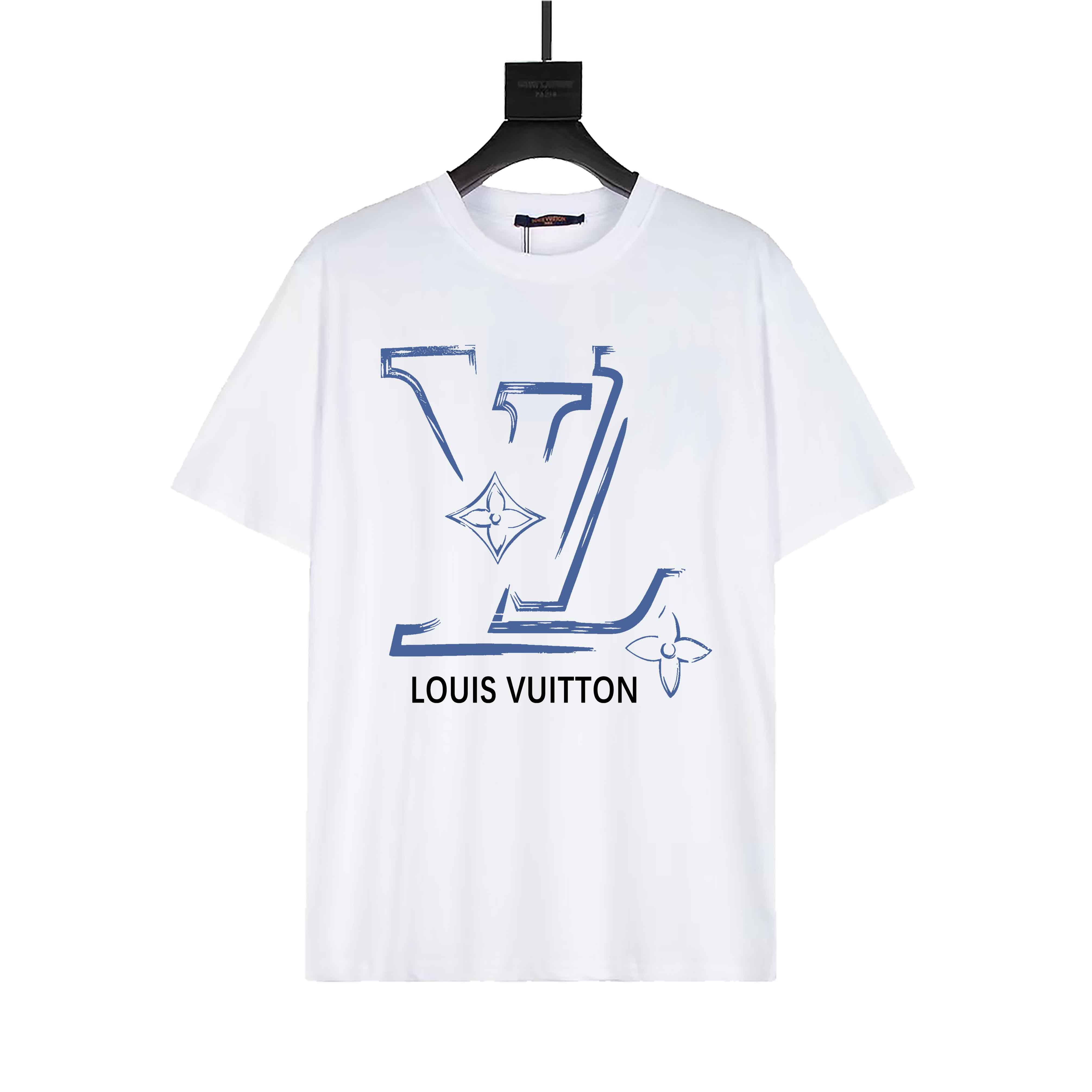 P70 LouisVuitton/ 路易威登 23ss 残缺logo彩印T恤短袖超级标志性品牌logo印花图案 面料采用纯棉280g面料，搭配运动鞋清新舒适 逛街约会都适合 网红明星同款 不挑年龄不挑身材不挑性别超级亮眼 时尚感爆棚 款号…