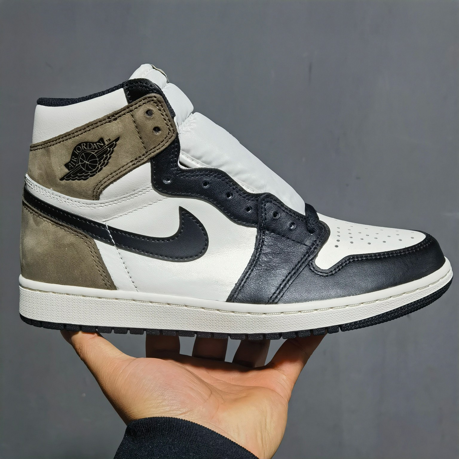 AJ1小倒钩尺码40.5-47.5新M纯原出品-AirJordan1DarkMochaAJ1小倒钩黑棕黑