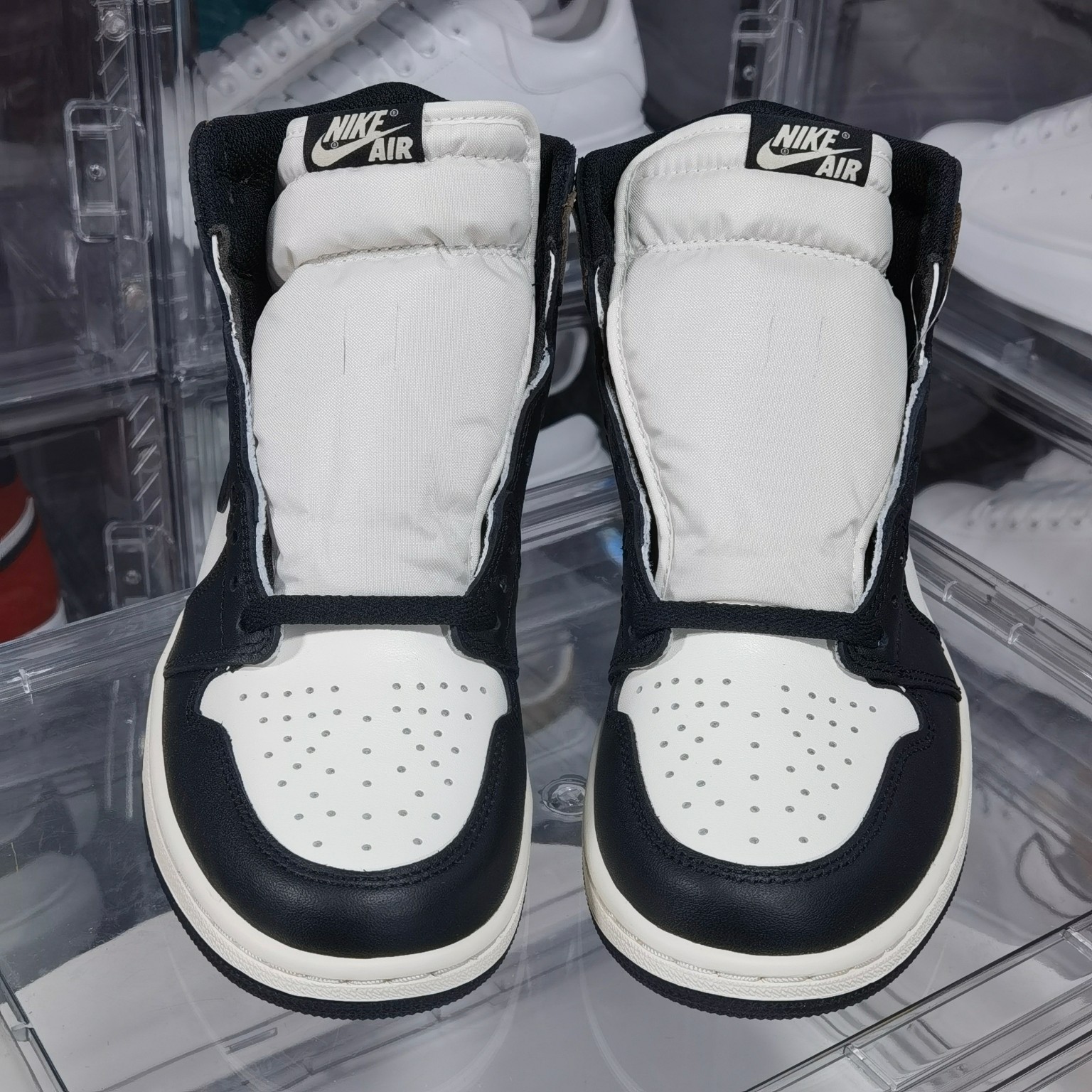 AJ1小倒钩尺码:40-48纯原版出品-AirJordan1DarkMochaAJ1小倒钩黑棕黑摩卡高帮