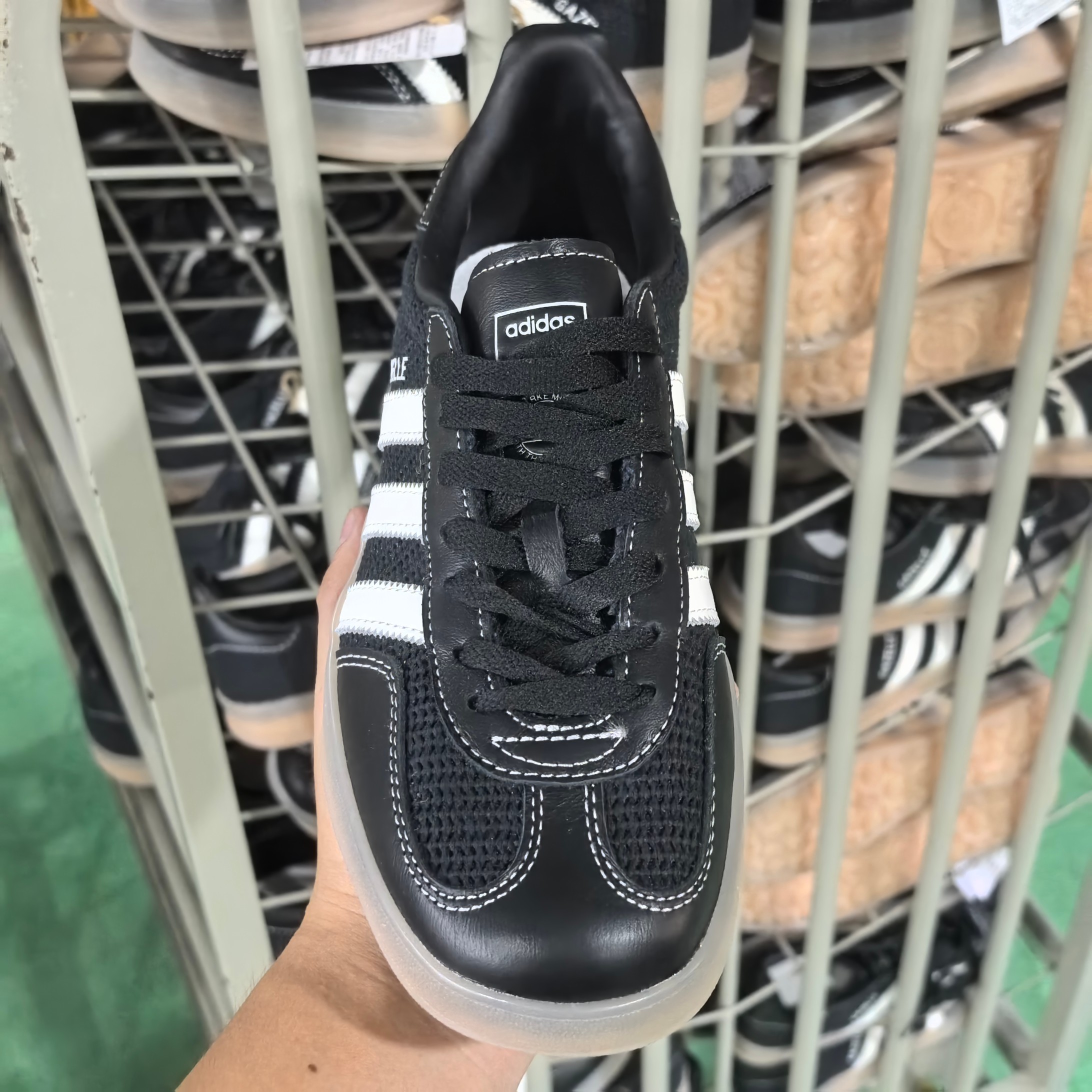 特价福利 德训Gazelle系列黑网全头层出货 货号: JQ7084 尺码:35.5 36 36.5 37 38 38.