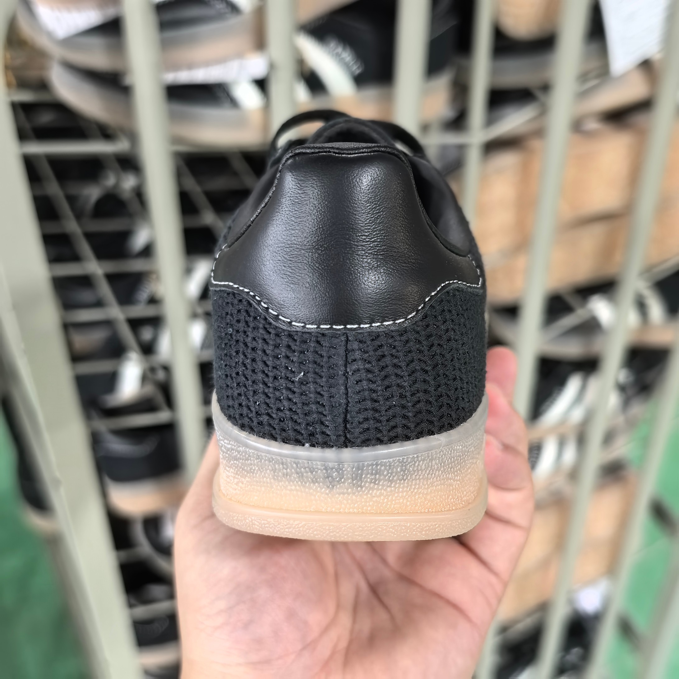 特价福利 德训Gazelle系列黑网全头层出货 货号: JQ7084 尺码:35.5 36 36.5 37 38 38.