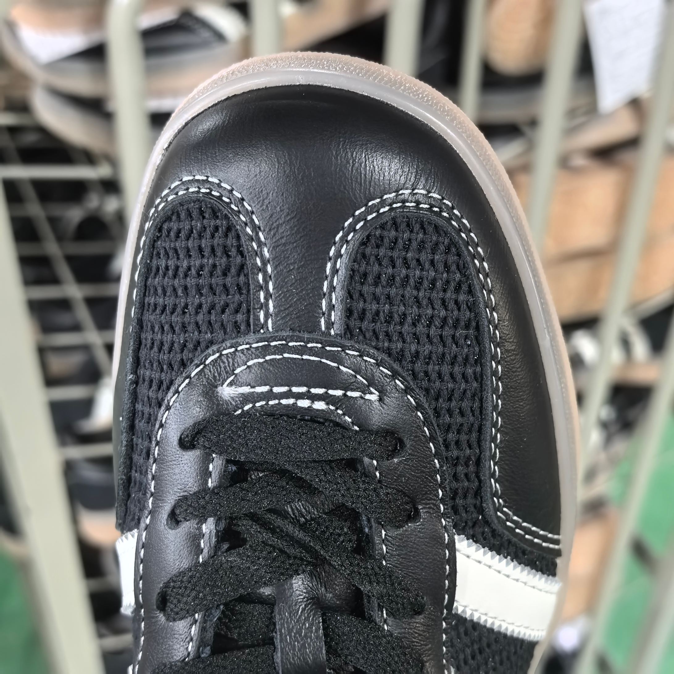 特价福利 德训Gazelle系列黑网全头层出货 货号: JQ7084 尺码:35.5 36 36.5 37 38 38.