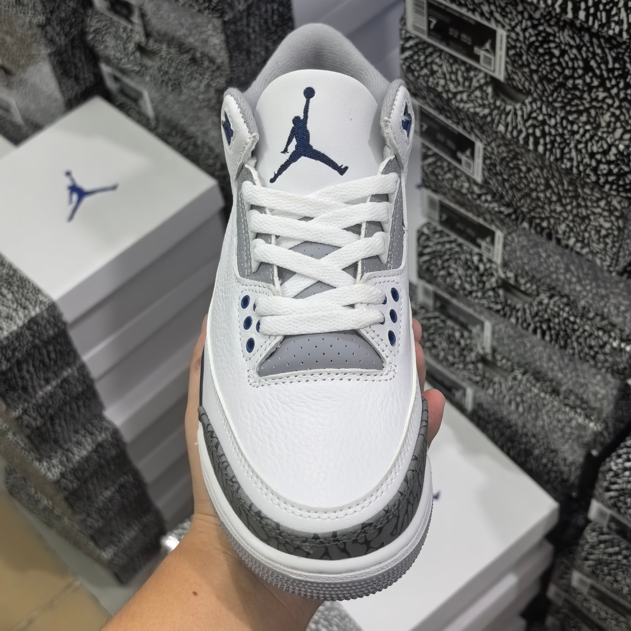 特价福利巅峰外贸AJ3全系列特价开闸 轰炸双11全头层皮品质 用料相当良心 品质如实拍无过多文案 直接猛