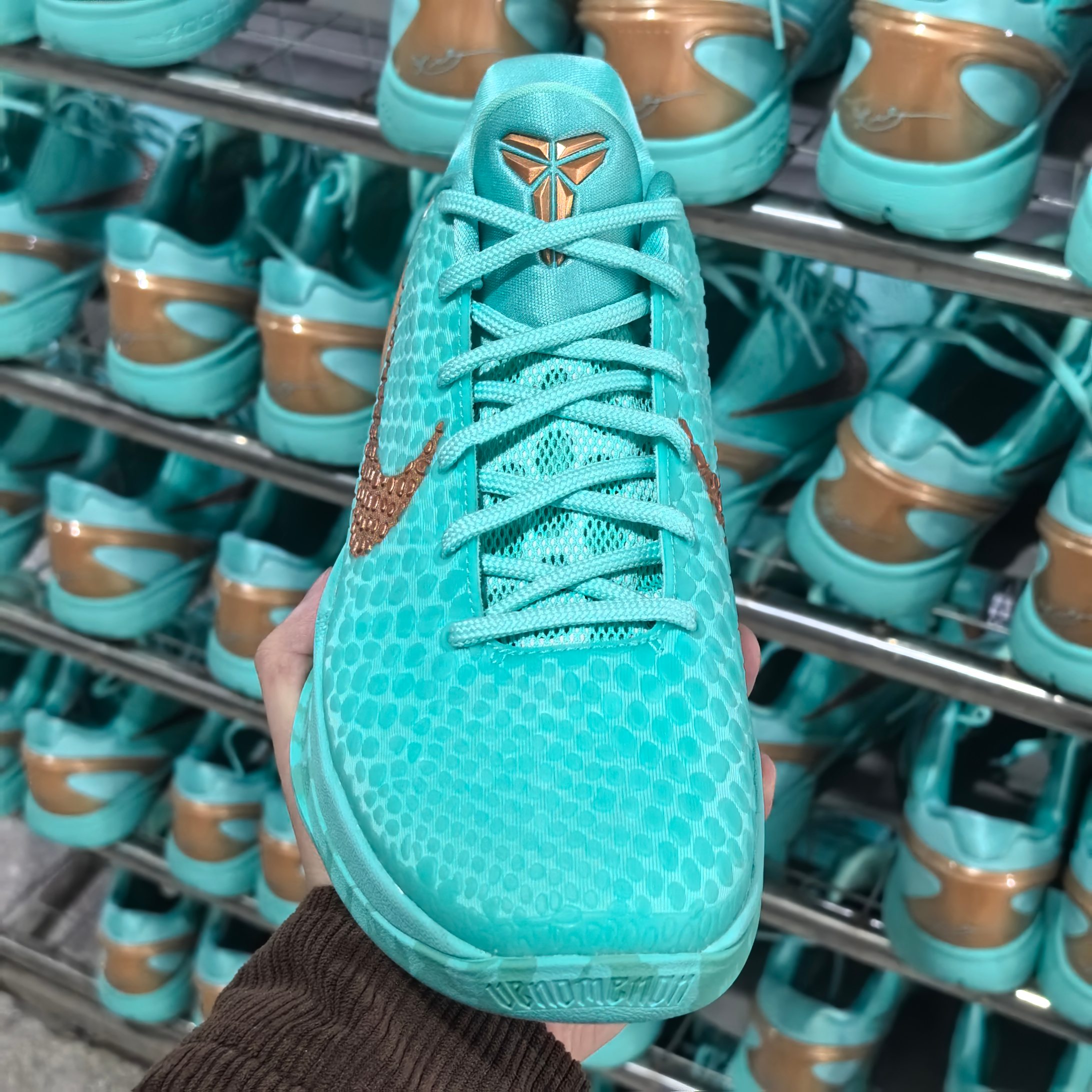 新品出货科比6系列自由女神 即将全码来袭 大货细节实拍 目前圈内No.1 第一梯队毋庸置疑 40/40.