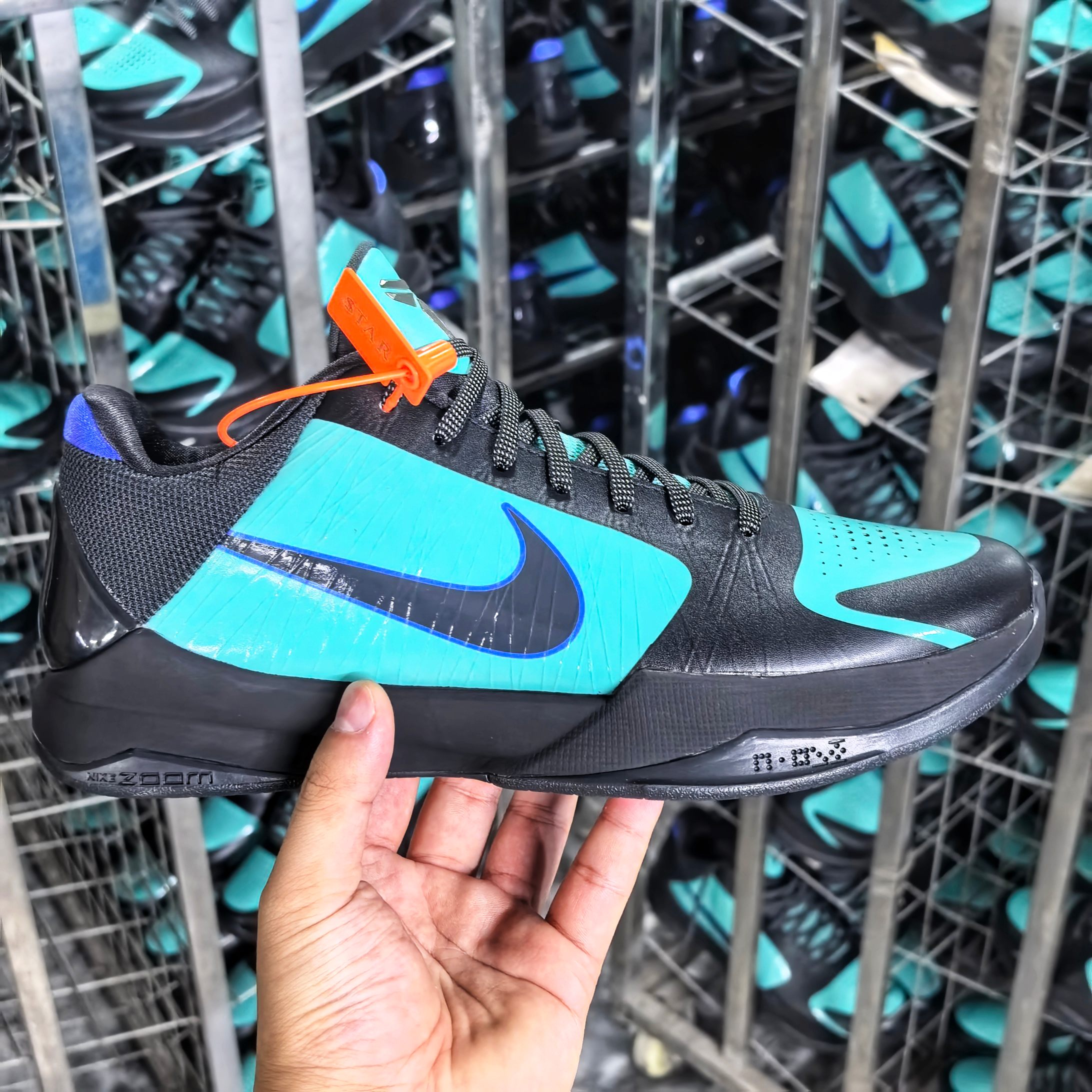新品出货 STAR版本Nike Zoom Kobe 5 PROTRO EYBL P 百搭舒适 篮球鞋 黑绿色 40 40 新品出货 STAR版本Nike Zoom Kobe 5 PROTRO EYBL P 百搭舒适 篮球鞋 黑绿色 40 40