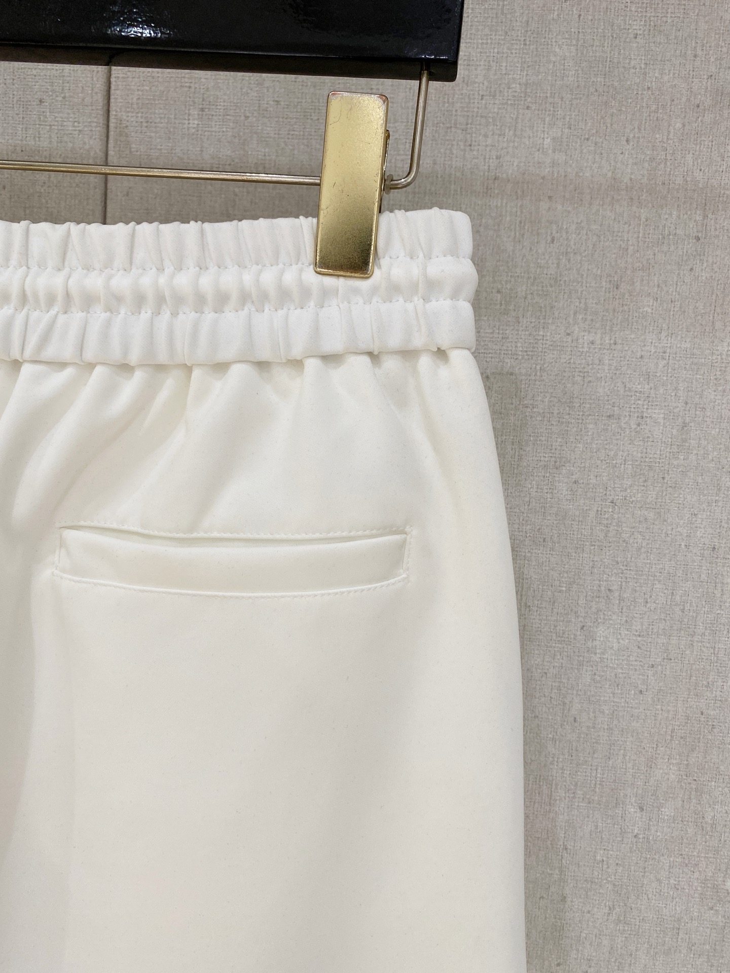 LV 2026春夏新款男士休闲短裤 五分裤 高端货简洁时尚大方定制原版进口面料简洁利落又清爽品质做工细节