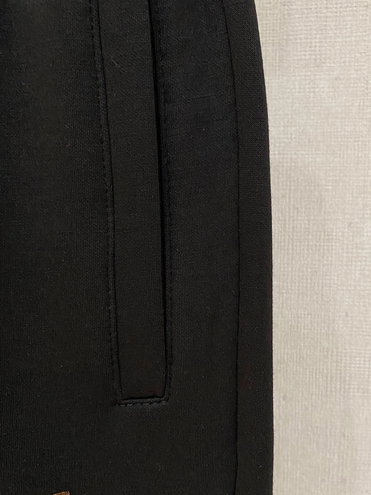 Loro Piana 春夏新款男士休闲短裤 五分裤 高端货简洁时尚大方定制原版进口面料简洁利落又清爽品质