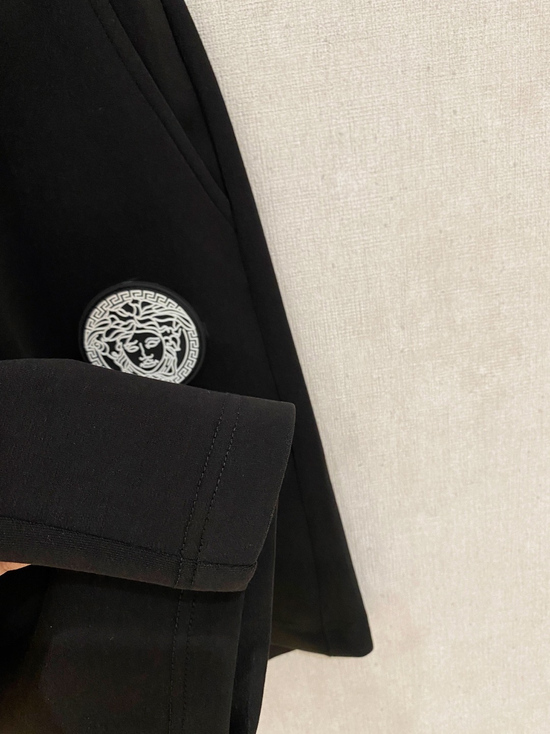 范思哲 2026春夏新款男士休闲短裤 五分裤 高端货简洁时尚大方定制原版进口面料简洁利落又清爽品质做工细