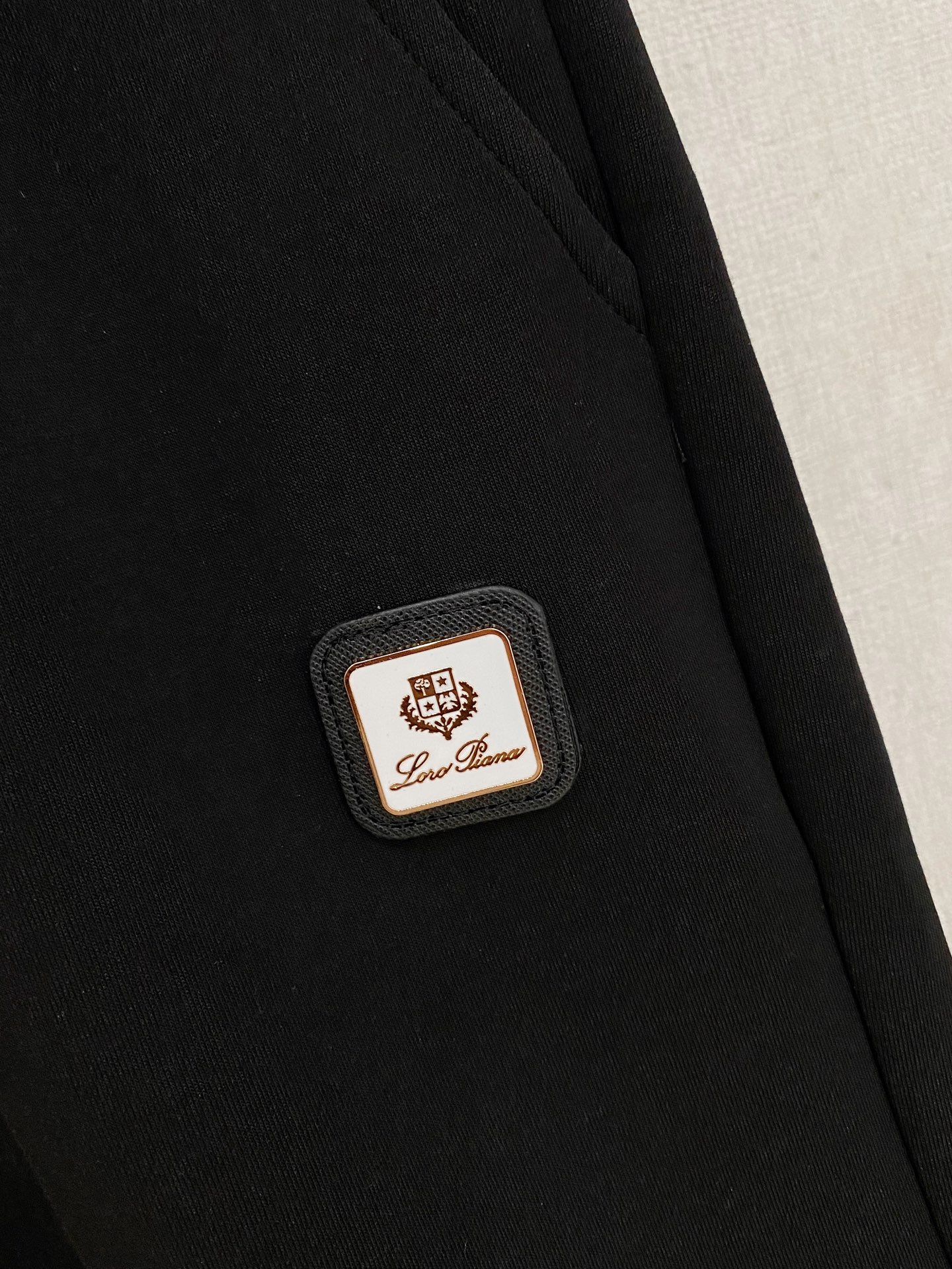 Loro Piana 春夏新款男士休闲短裤 五分裤 高端货简洁时尚大方定制原版进口面料简洁利落又清爽品质