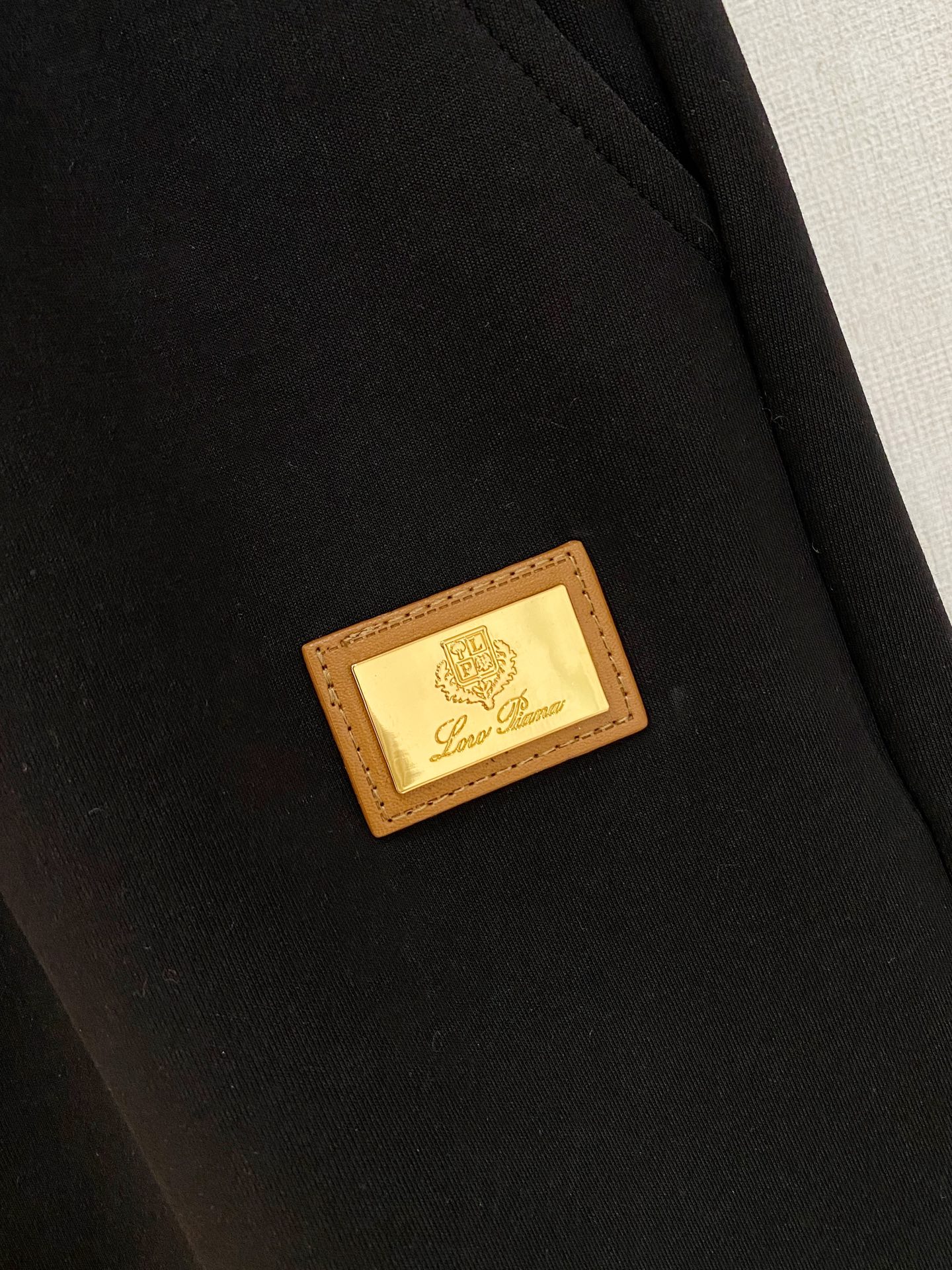 Loro Piana 春夏新款男士休闲短裤 五分裤 高端货简洁时尚大方定制原版进口面料简洁利落又清爽品质
