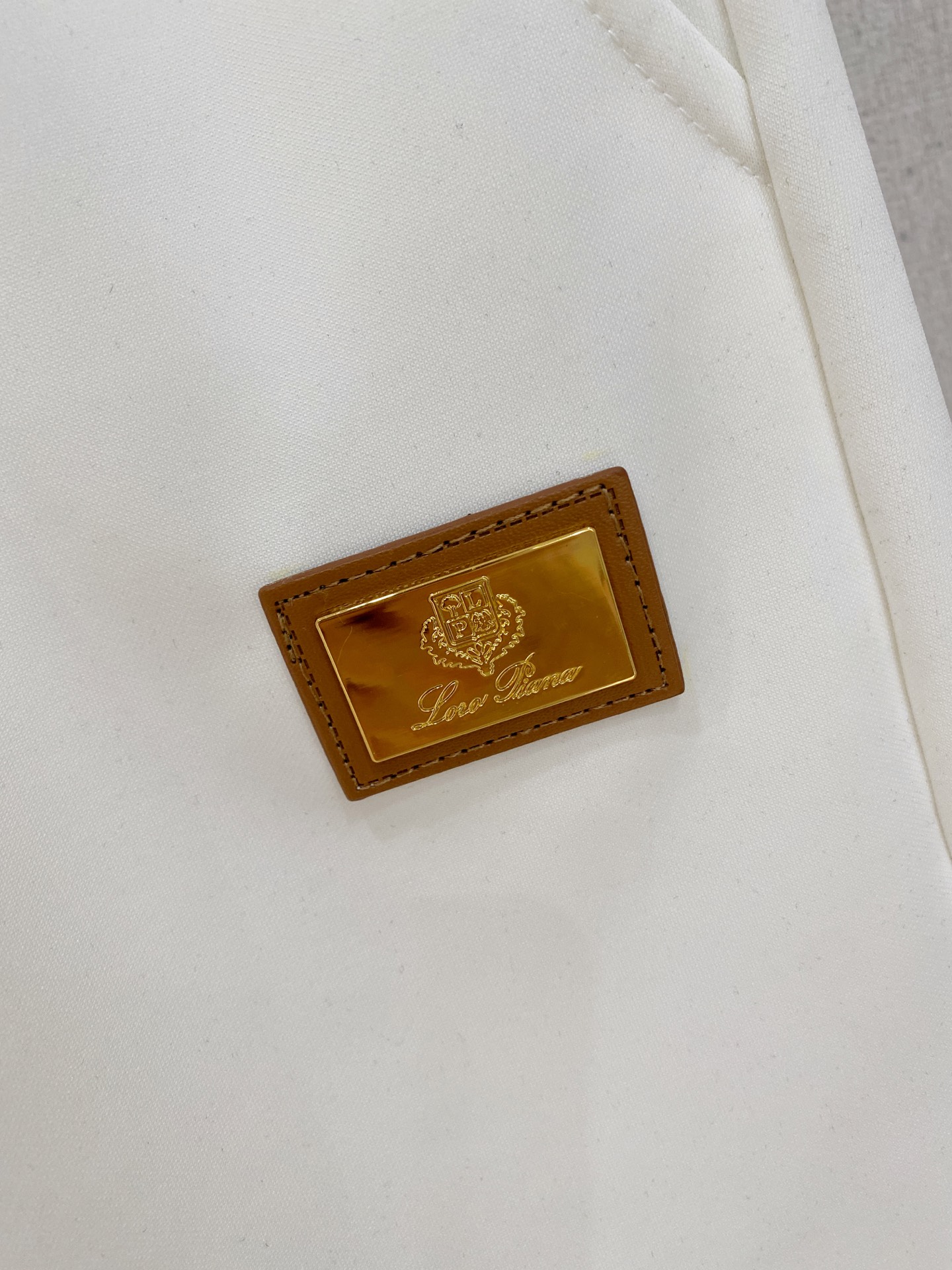 Loro Piana 春夏新款男士休闲短裤 五分裤 高端货简洁时尚大方定制原版进口面料简洁利落又清爽品质