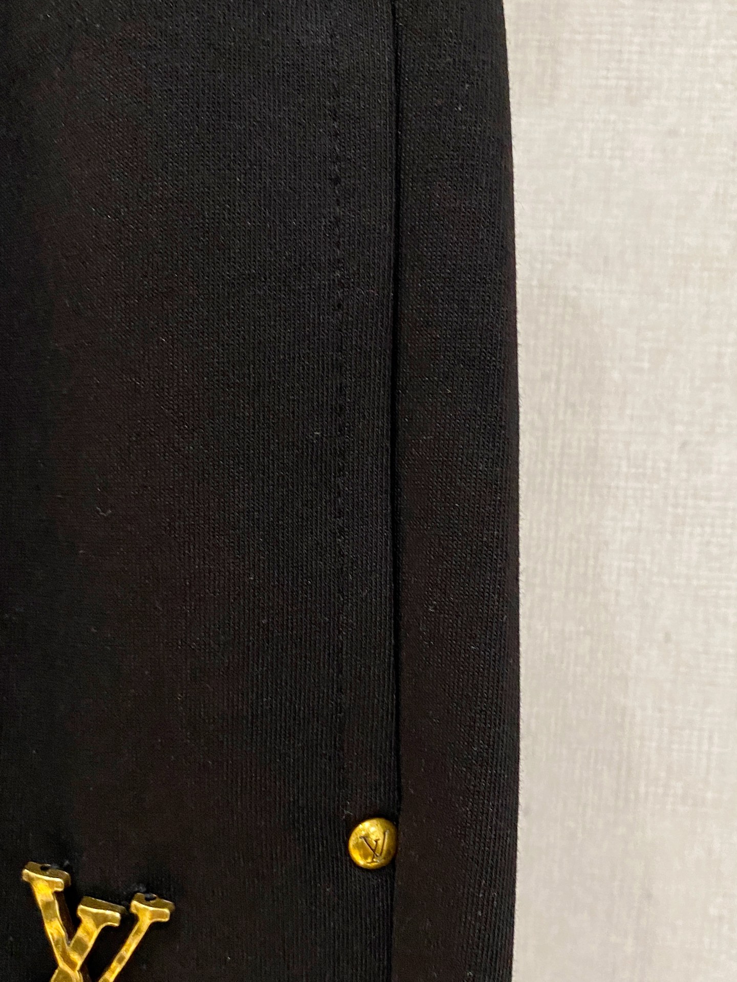 LV 2026春夏新款男士休闲短裤 五分裤 高端货简洁时尚大方定制原版进口面料简洁利落又清爽品质做工细节
