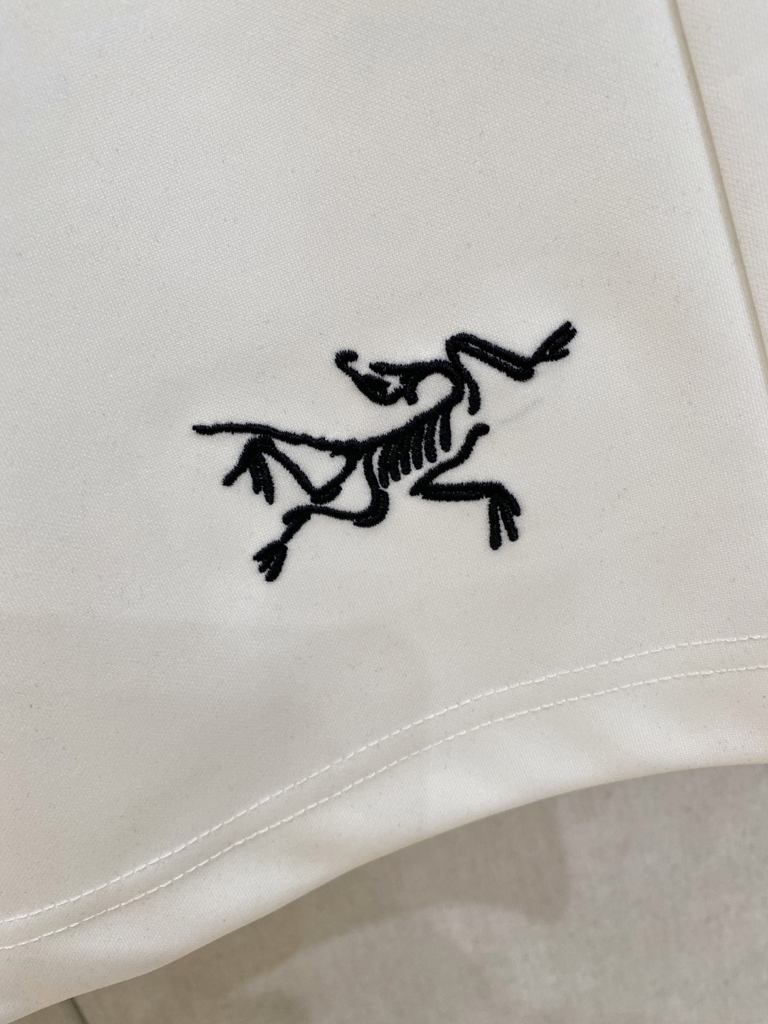 始祖鸟 2026春夏新款男士休闲短裤 五分裤 高端货简洁时尚大方定制原版进口面料简洁利落又清爽品质做工细
