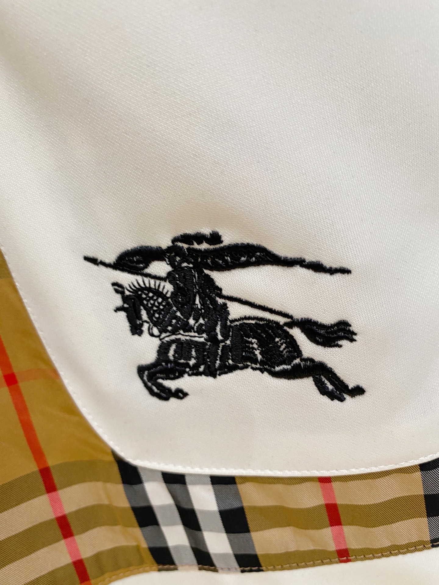 巴宝莉 2026春夏新款男士休闲短裤 五分裤 高端货简洁时尚大方定制原版进口面料简洁利落又清爽品质做工细