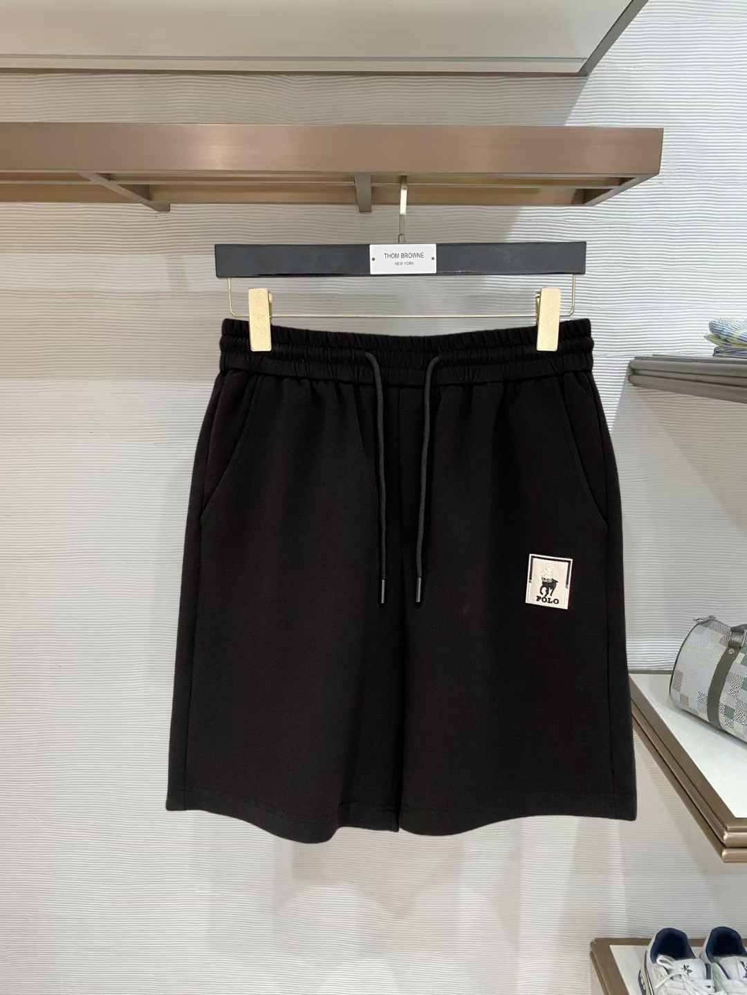 NO:847769,Polo 2026 spring and summer new men's casual shorts, three-quarter pants, high-end goods, simple, fashionable and generous, customized original imported fabrics, simple and refreshing, high-quality workmanship details that can withstand any form of inspection, simple and generous, versatile style, elegant and handsome upper body, brand new sense of sight!  The appearance is incomparable, the details are in place, and the upper body is not picky!  Code number M-3xL,,shorts,19860909Polo 2026春夏新款男士休闲短裤 五分裤 高端货简洁时尚大方定制原版进口面料简洁利落又清爽品质做工细节经得起任何形式检验简约大方百搭款 上身优雅帅气,焕然一新的即视感！品相无敌,细节都很到位,上身不挑人！ 码数M-3xL,,shorts,,Men's clothing