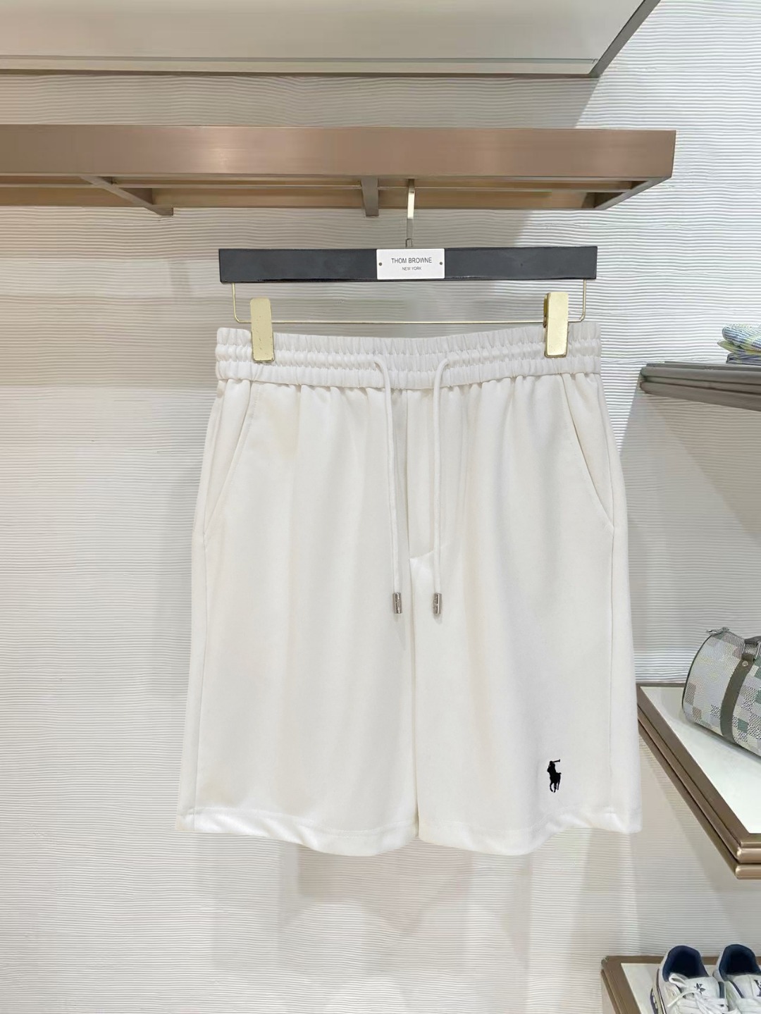 NO:847786,polo 2026 spring and summer new men's casual shorts, three-quarter pants, high-end goods, simple, fashionable and generous, customized original imported fabrics, simple, neat and refreshing, high-quality workmanship details, can withstand any form of inspection, simple and generous, versatile style, elegant and handsome upper body, brand new sense of sight!  The appearance is incomparable, the details are in place, and the upper body is not picky!  Code number M-3xL,,shorts,19860909polo 2026春夏新款男士休闲短裤 五分裤 高端货简洁时尚大方定制原版进口面料简洁利落又清爽品质做工细节经得起任何形式检验简约大方百搭款 上身优雅帅气,焕然一新的即视感！品相无敌,细节都很到位,上身不挑人！ 码数M-3xL,,shorts,,Men's clothing