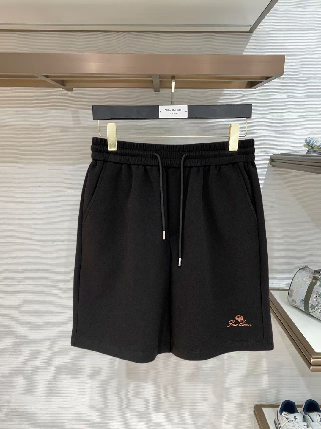 Loro Piana 春夏新款男士休闲短裤 五分裤 高端货简洁时尚大方定制原版进口面料简洁利落又清爽品质