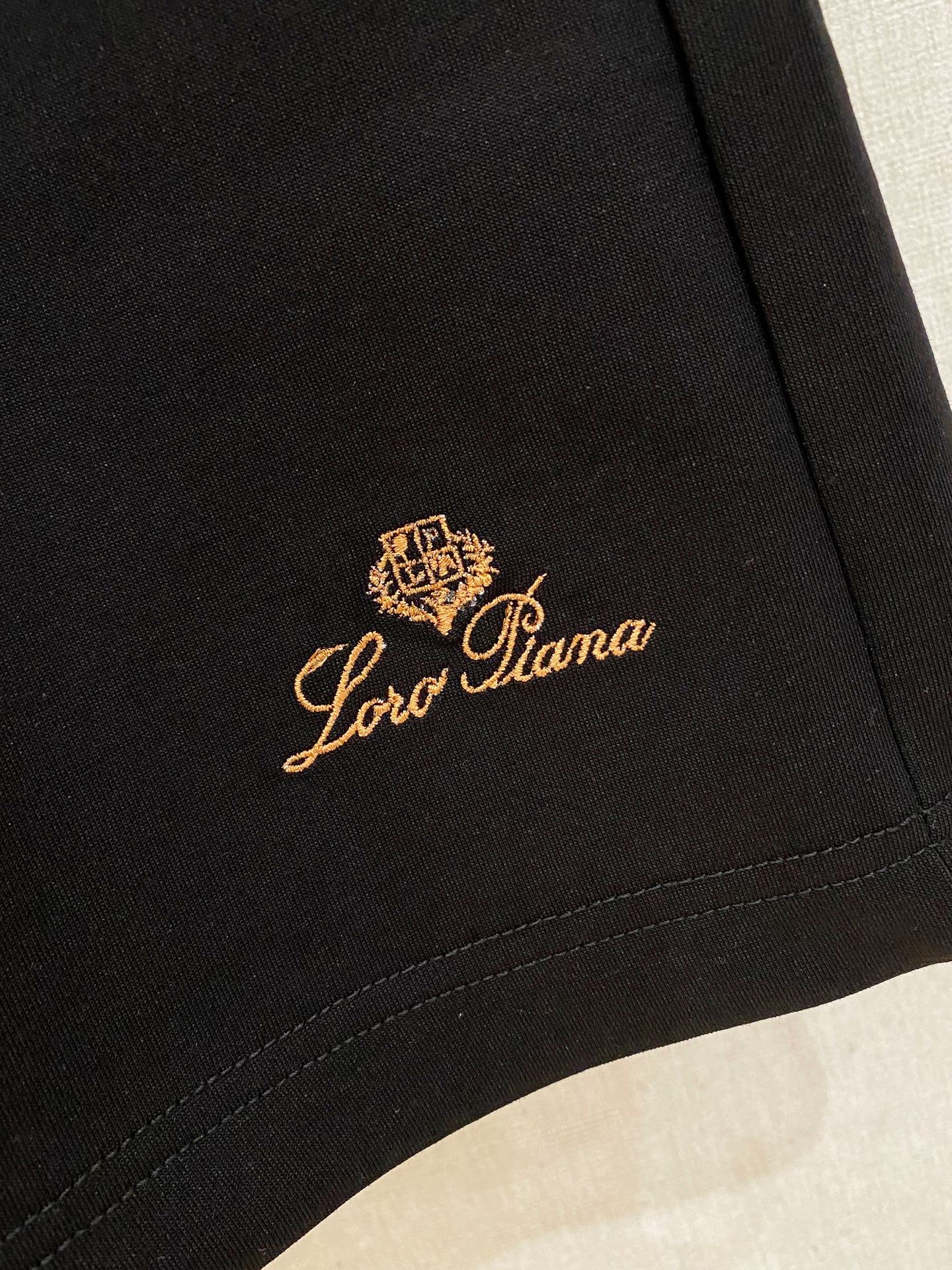 Loro Piana 春夏新款男士休闲短裤 五分裤 高端货简洁时尚大方定制原版进口面料简洁利落又清爽品质