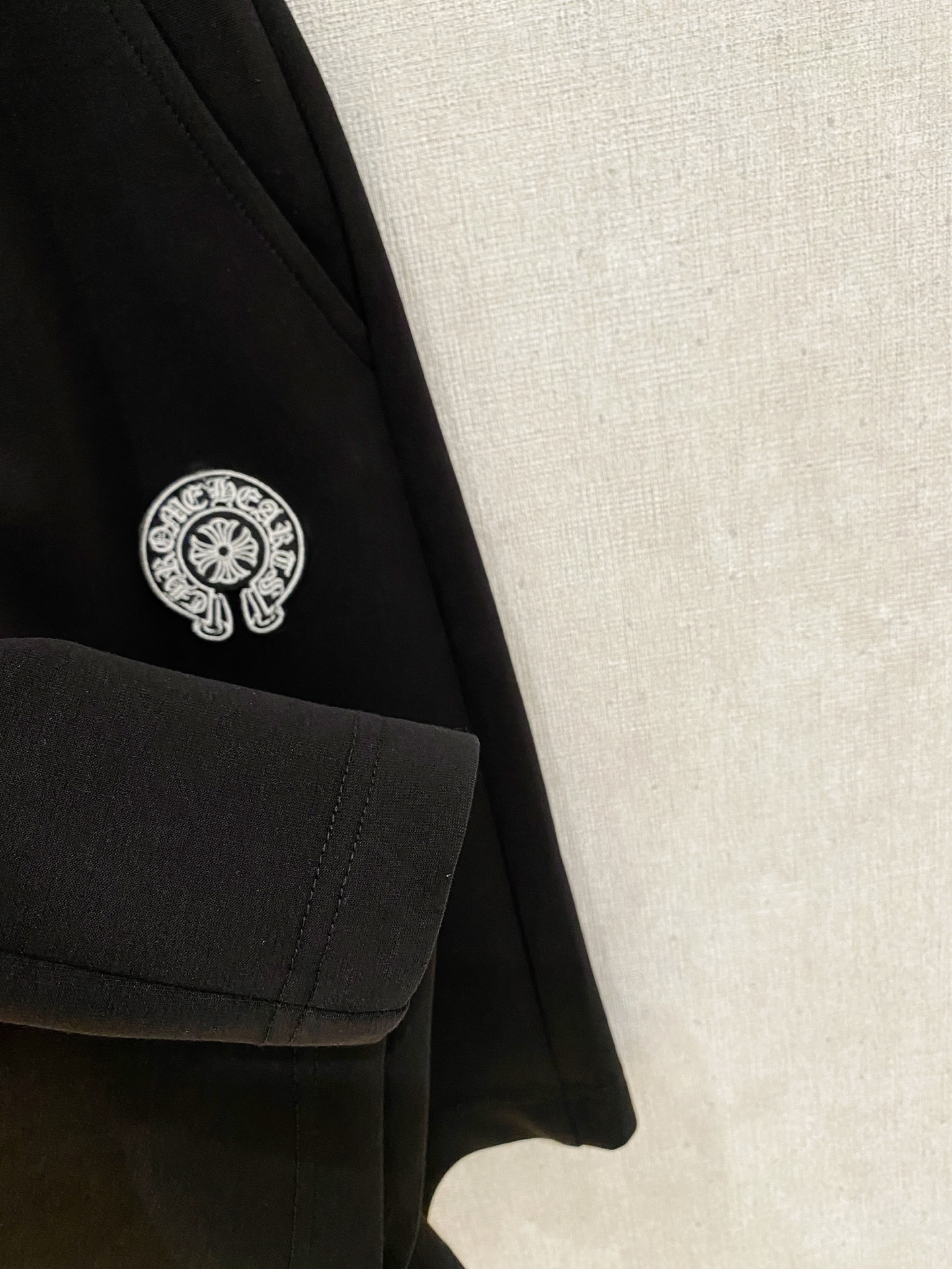 克罗心 2026春夏新款男士休闲短裤 五分裤 高端货简洁时尚大方定制原版进口面料简洁利落又清爽品质做工细