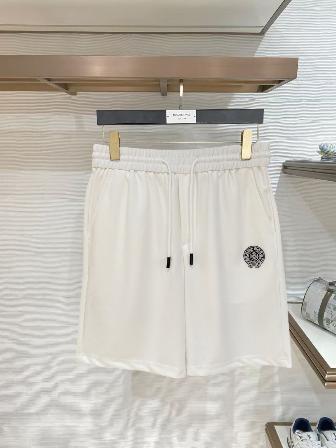 NO:847794,Kroxin 2026 spring and summer new men's casual shorts, three-quarter pants, high-end goods, simple, fashionable and generous, customized original imported fabrics, simple and refreshing, high-quality workmanship details, can withstand any form of inspection, simple and generous, versatile style, elegant and handsome upper body, brand new sense of sight!  The appearance is incomparable, the details are in place, and the upper body is not picky!  Size M-3xL,,chrome hearts,shorts,19860909克罗心 2026春夏新款男士休闲短裤 五分裤 高端货简洁时尚大方定制原版进口面料简洁利落又清爽品质做工细节经得起任何形式检验简约大方百搭款 上身优雅帅气,焕然一新的即视感！品相无敌,细节都很到位,上身不挑人！ 码数M-3xL,,chrome hearts,shorts,,Men's clothing