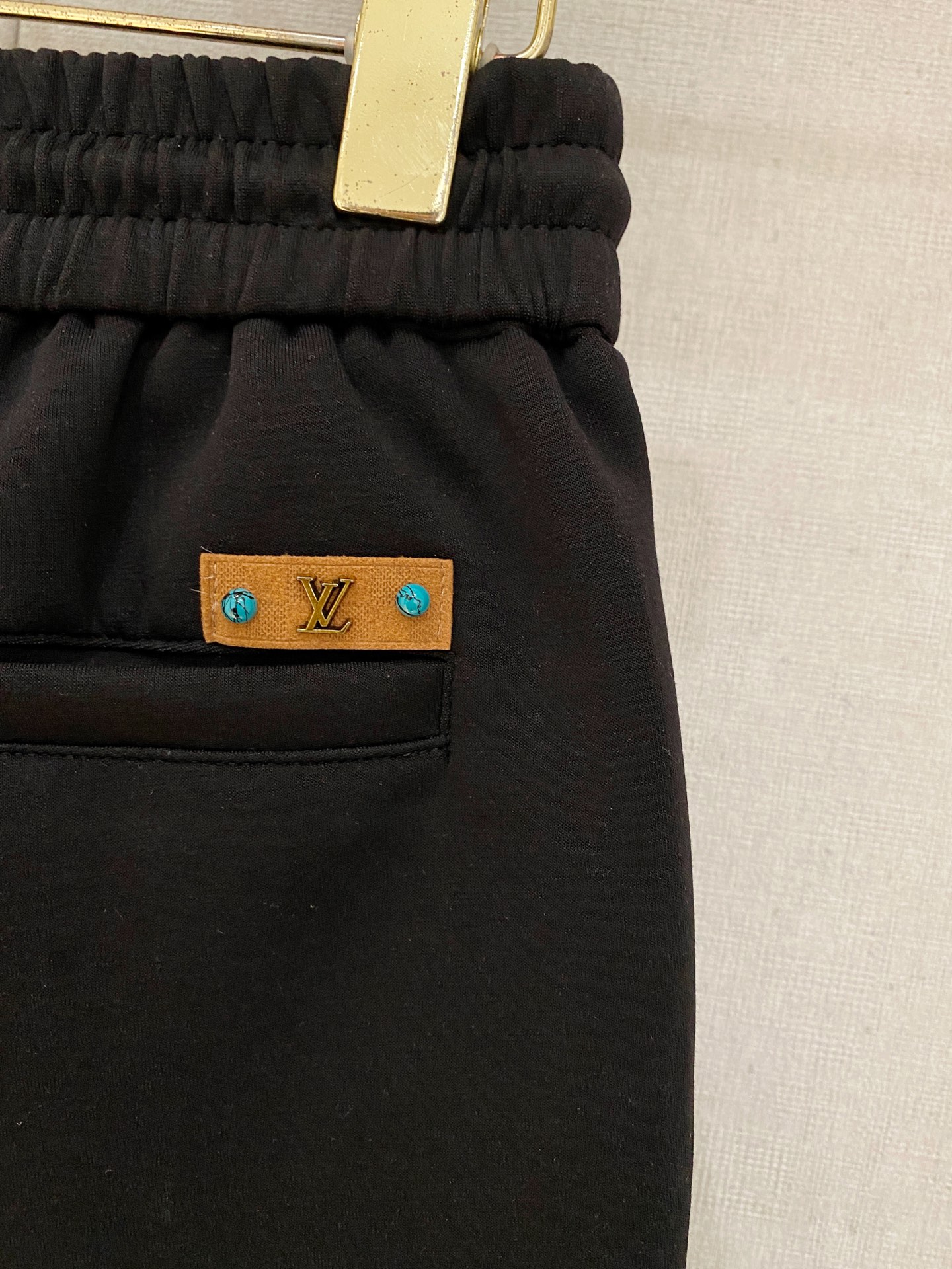 LV 2026春夏新款男士休闲短裤 五分裤 高端货简洁时尚大方定制原版进口面料简洁利落又清爽品质做工细节