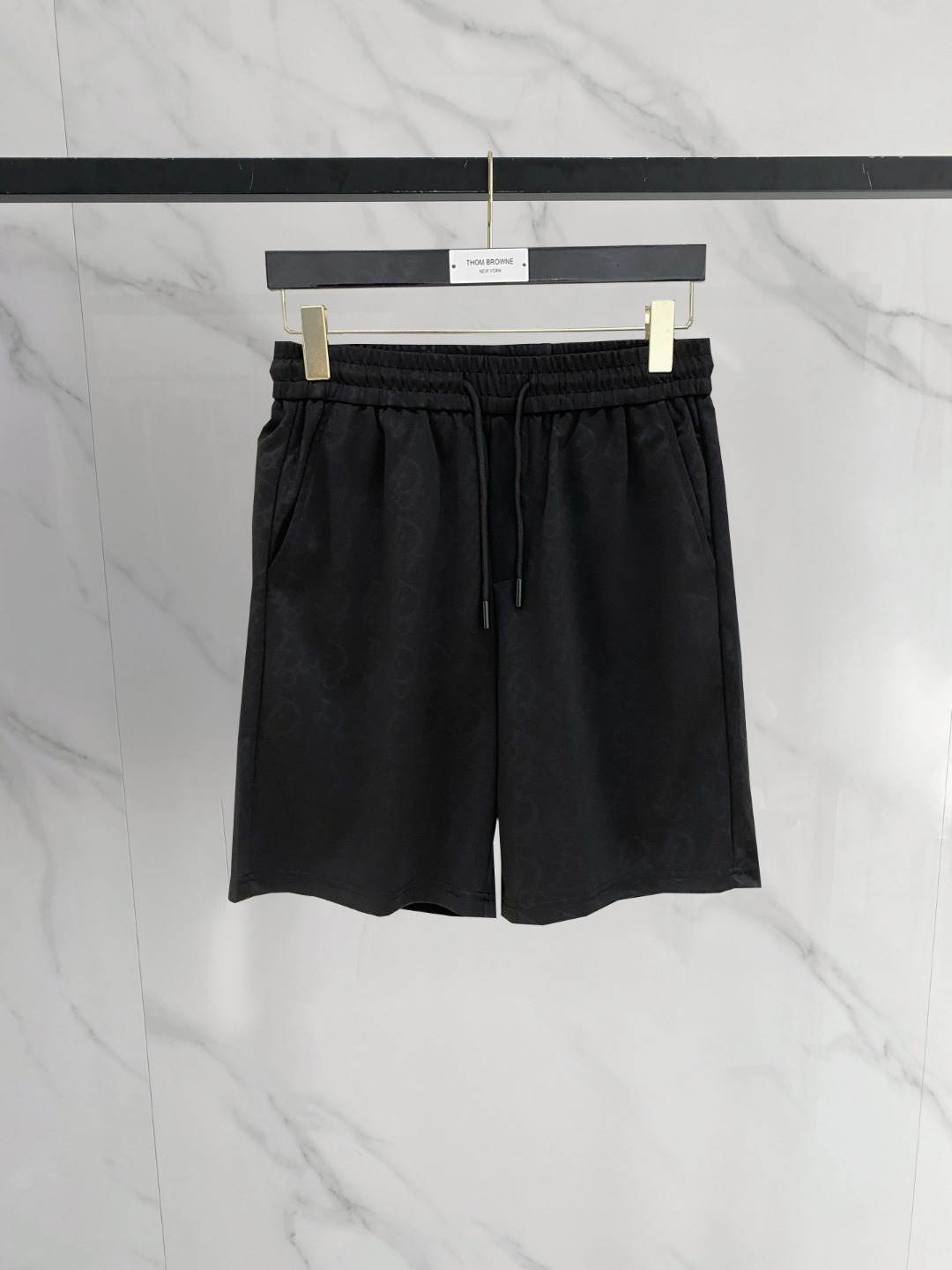 NO:776521,Dior 2026 spring and summer new men's casual shorts, three-quarter pants, high-end goods, simple, fashionable and generous, customized original imported fabrics, simple and refreshing, high-quality workmanship details, exquisite, simple and generous, versatile style, elegant and handsome upper body, brand new sense of sight!  The appearance is incomparable, the details are in place, and the upper body is not picky!  Size M-3xL,,dior,shorts,19860909迪奥 2026春夏新款男士休闲短裤 五分裤 高端货简洁时尚大方定制原版进口面料简洁利落又清爽品质做工细节精美简约大方百搭款 上身优雅帅气,焕然一新的即视感！品相无敌,细节都很到位,上身不挑人！ 码数M-3xL,,dior,shorts,,Men's clothing