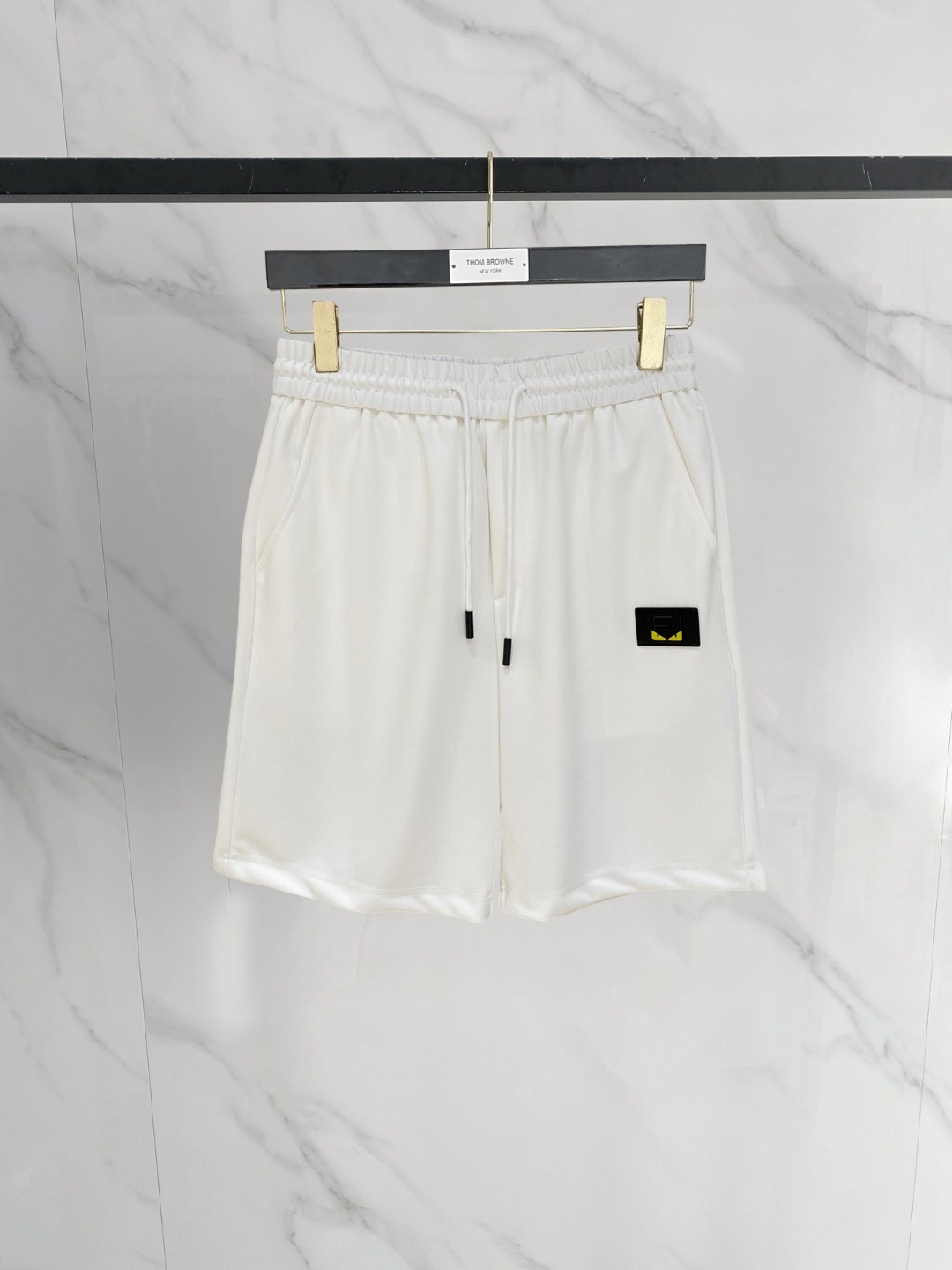 NO:776566,Fendi 2026 spring and summer new men's casual shorts, three-quarter pants, high-end goods, simple, fashionable and generous, customized original imported fabrics, simple and refreshing, high-quality workmanship details, exquisite, simple and generous, versatile style, elegant and handsome upper body, brand new sense of sight!  The appearance is incomparable, the details are in place, and the upper body is not picky!  Size M-3xL,,fendi,shorts,19860909芬迪 2026春夏新款男士休闲短裤 五分裤 高端货简洁时尚大方定制原版进口面料简洁利落又清爽品质做工细节精美简约大方百搭款 上身优雅帅气,焕然一新的即视感！品相无敌,细节都很到位,上身不挑人！ 码数M-3xL,,fendi,shorts,,Men's clothing