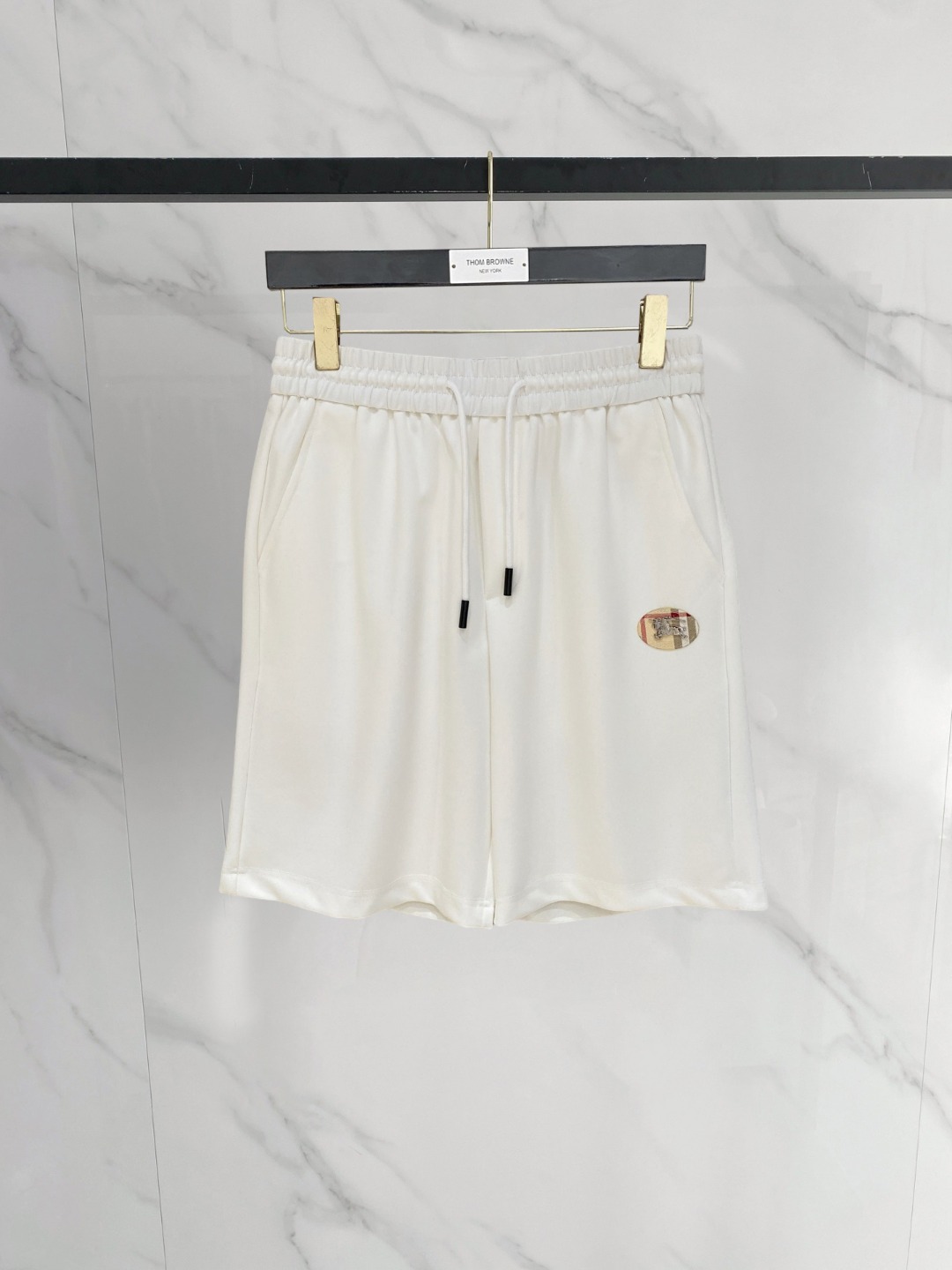 NO:774062,Burberry 2026 spring and summer new men's casual shorts, five-quarter pants, high-end goods, simple, fashionable and generous, customized original imported fabrics, simple and refreshing, high-quality workmanship details, exquisite, simple and generous, versatile style, elegant and handsome upper body, brand new sense of sight!  The appearance is incomparable, the details are in place, and the upper body is not picky!  Size M-3xL,,burberry,shorts,19860909巴宝莉 2026春夏新款男士休闲短裤 五分裤 高端货简洁时尚大方定制原版进口面料简洁利落又清爽品质做工细节精美简约大方百搭款 上身优雅帅气,焕然一新的即视感！品相无敌,细节都很到位,上身不挑人！ 码数M-3xL,,burberry,shorts,,Men's clothing