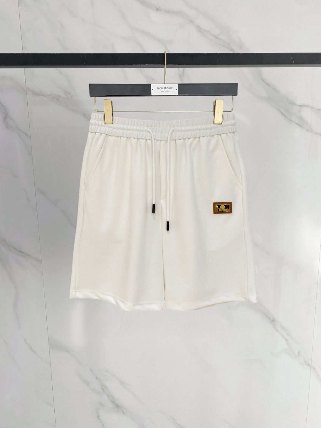 NO:774070,LP 1906 spring and summer new men's casual shorts, three-quarter pants, high-end goods, simple, fashionable and generous, customized original imported fabrics, simple and refreshing, high-quality workmanship details, exquisite, simple and generous, versatile style, elegant and handsome upper body, brand new sense of sight!  The appearance is incomparable, the details are in place, and the upper body is not picky!  Size M-3xL,,loro piana,shorts,19860909LP 1906春夏新款男士休闲短裤 五分裤 高端货简洁时尚大方定制原版进口面料简洁利落又清爽品质做工细节精美简约大方百搭款 上身优雅帅气,焕然一新的即视感！品相无敌,细节都很到位,上身不挑人！ 码数M-3xL,,loro piana,shorts,,Men's clothing