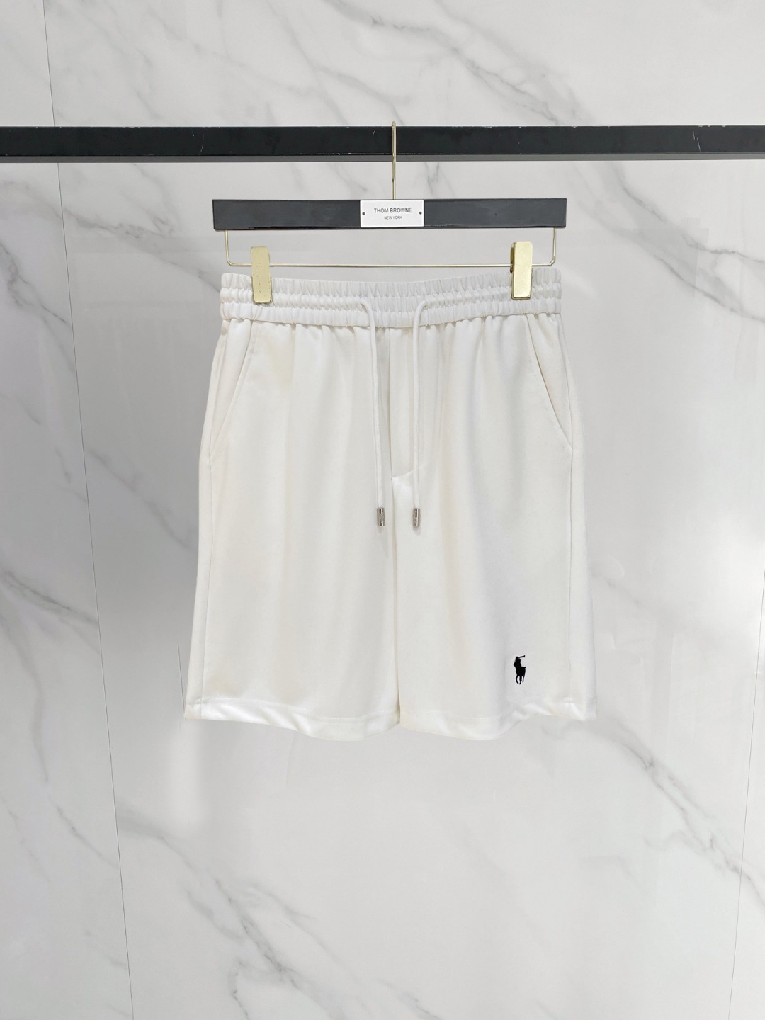 NO:849198,Polo 2026 spring and summer new men's casual shorts, three-quarter pants, high-end goods, simple, fashionable and generous, customized original imported fabrics, simple and refreshing, high-quality workmanship details, exquisite, simple and generous, versatile style, elegant and handsome upper body, brand new sense of sight!  The appearance is incomparable, the details are in place, and the upper body is not picky!  Code number M-3xL,,shorts,19860909Polo 2026春夏新款男士休闲短裤 五分裤 高端货简洁时尚大方定制原版进口面料简洁利落又清爽品质做工细节精美简约大方百搭款 上身优雅帅气,焕然一新的即视感！品相无敌,细节都很到位,上身不挑人！ 码数M-3xL,,shorts,,Men's clothing